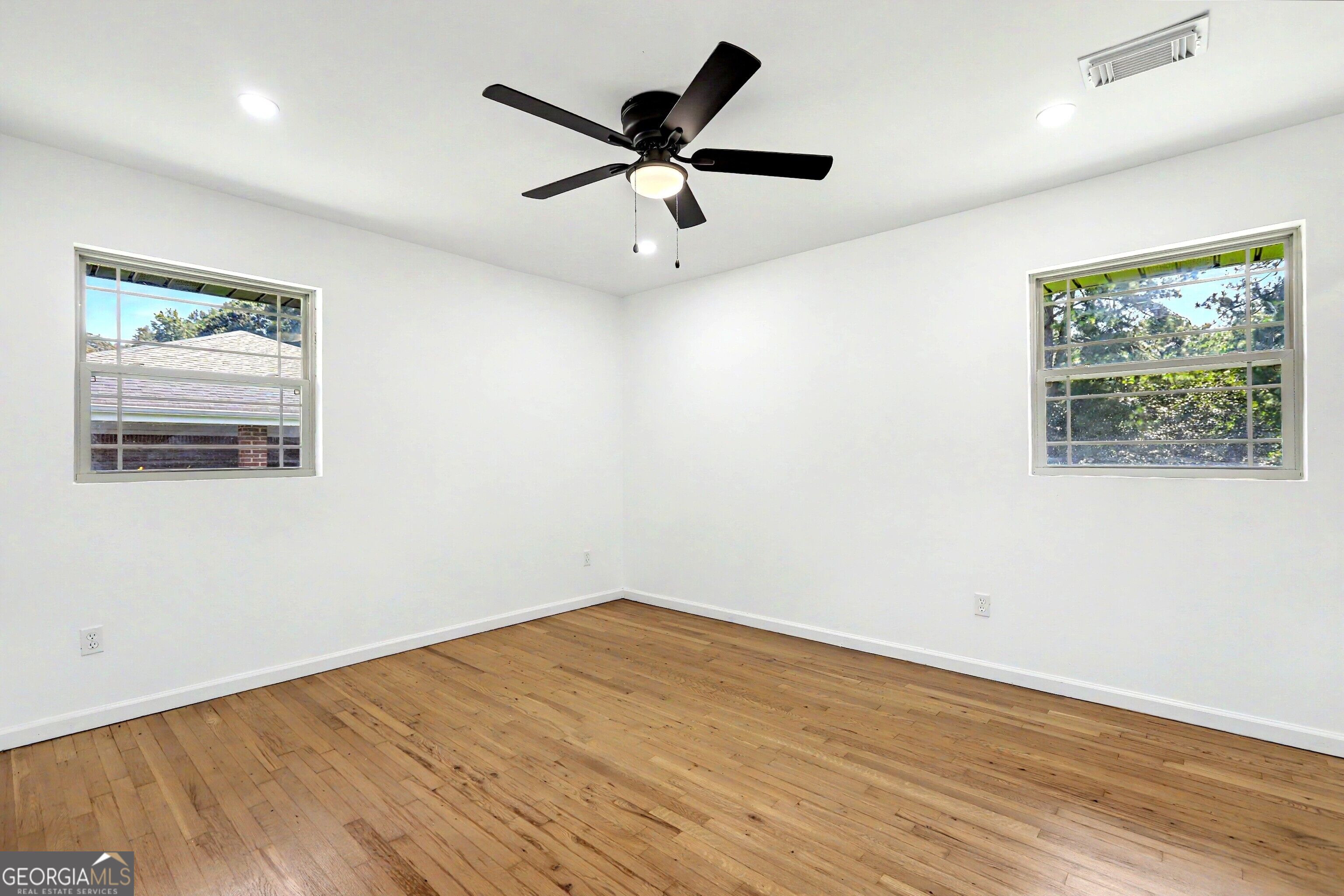 6260 Walker Road Property Photo 9