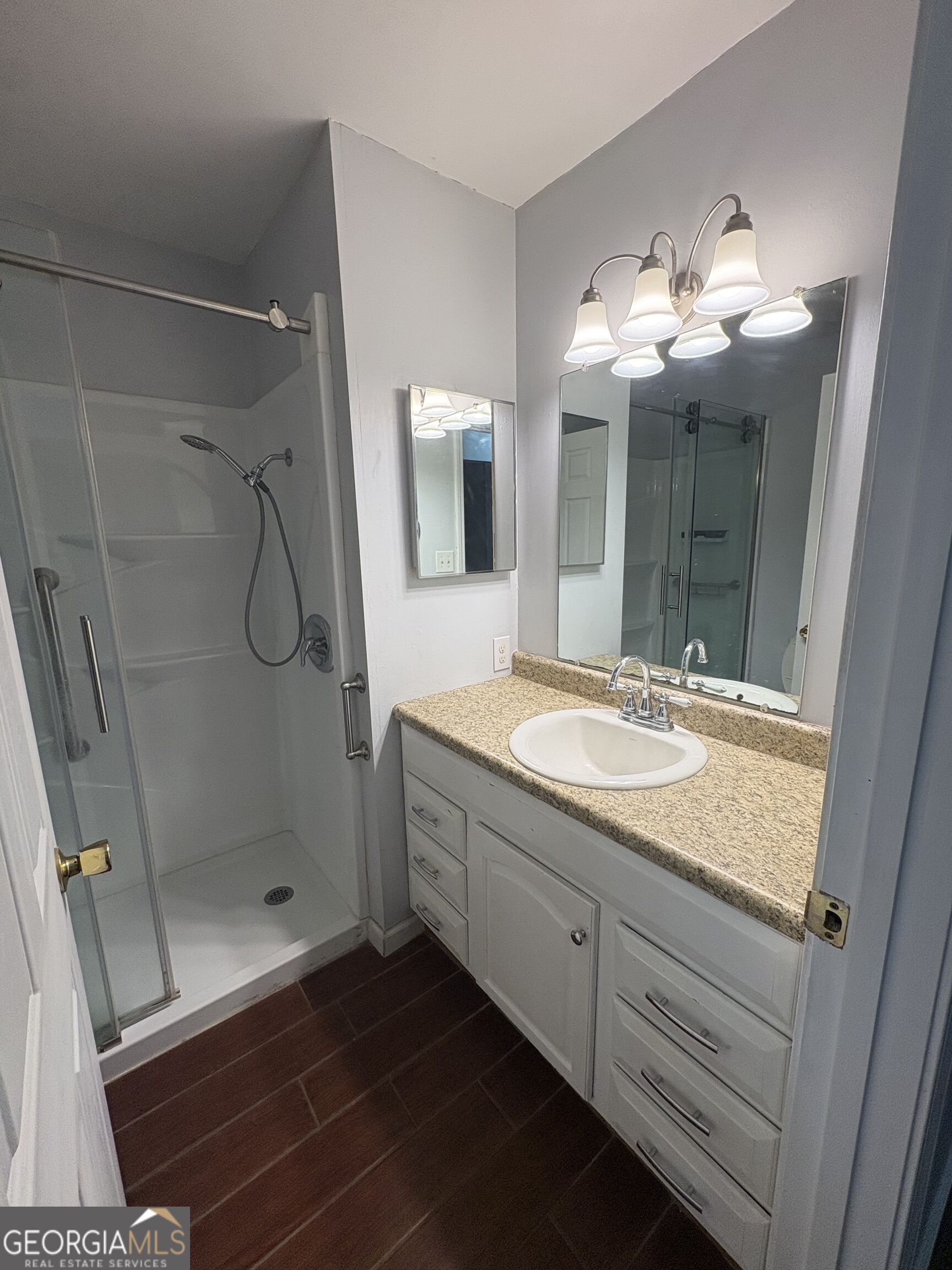 542 Chateau Circle Property Photo 7