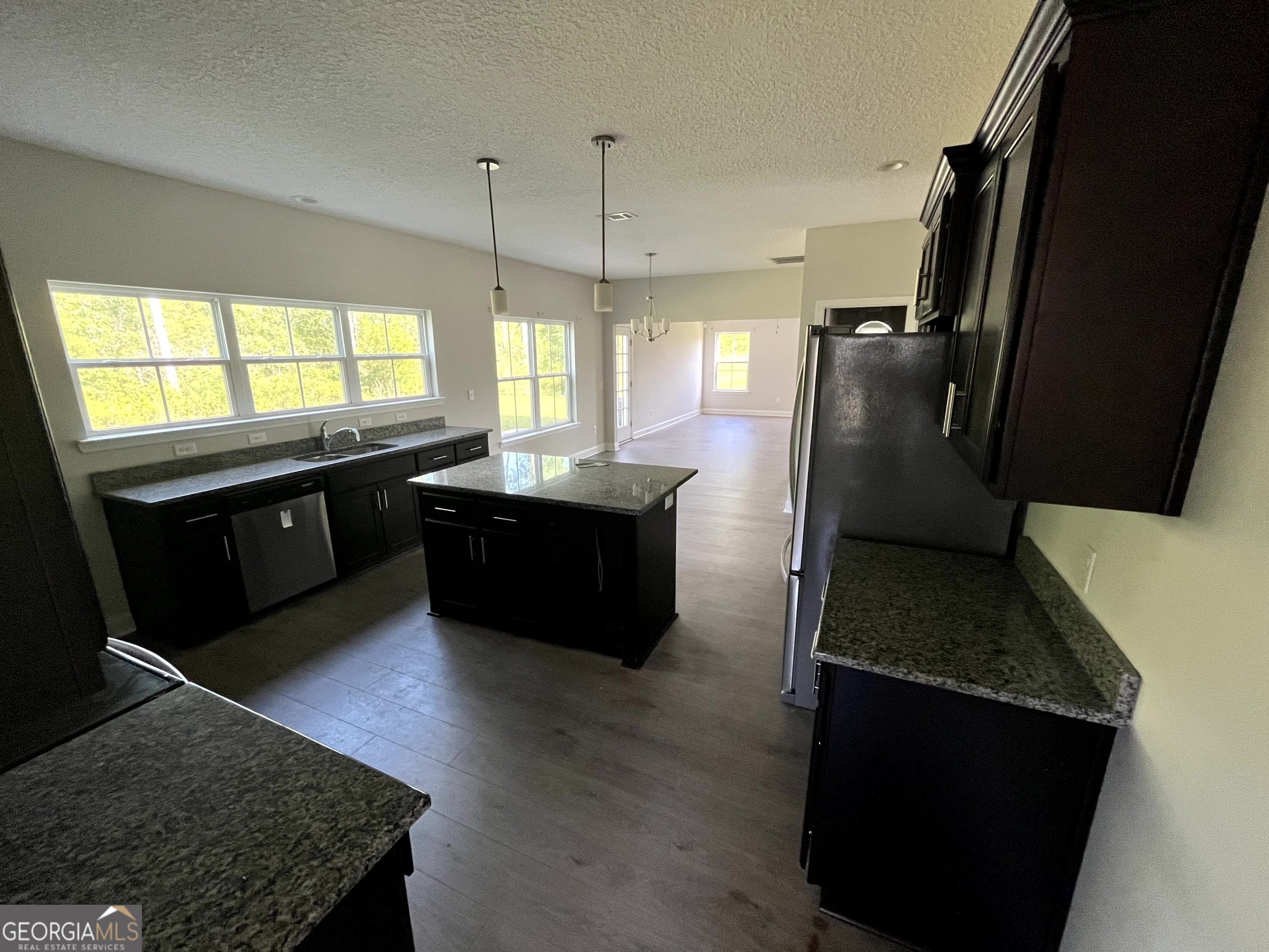 284 Thorp Circle Property Photo 6