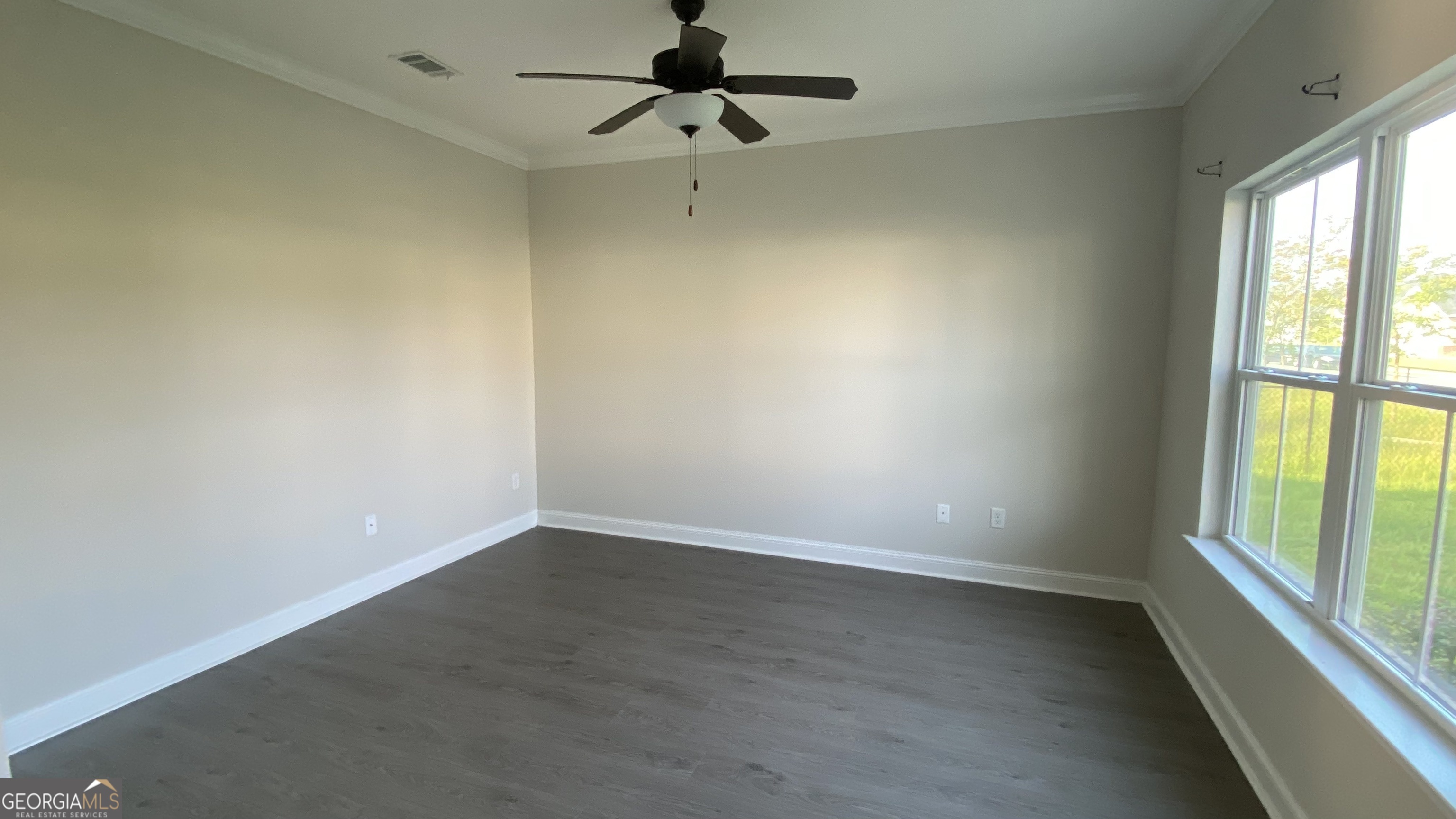 284 Thorp Circle Property Photo 7