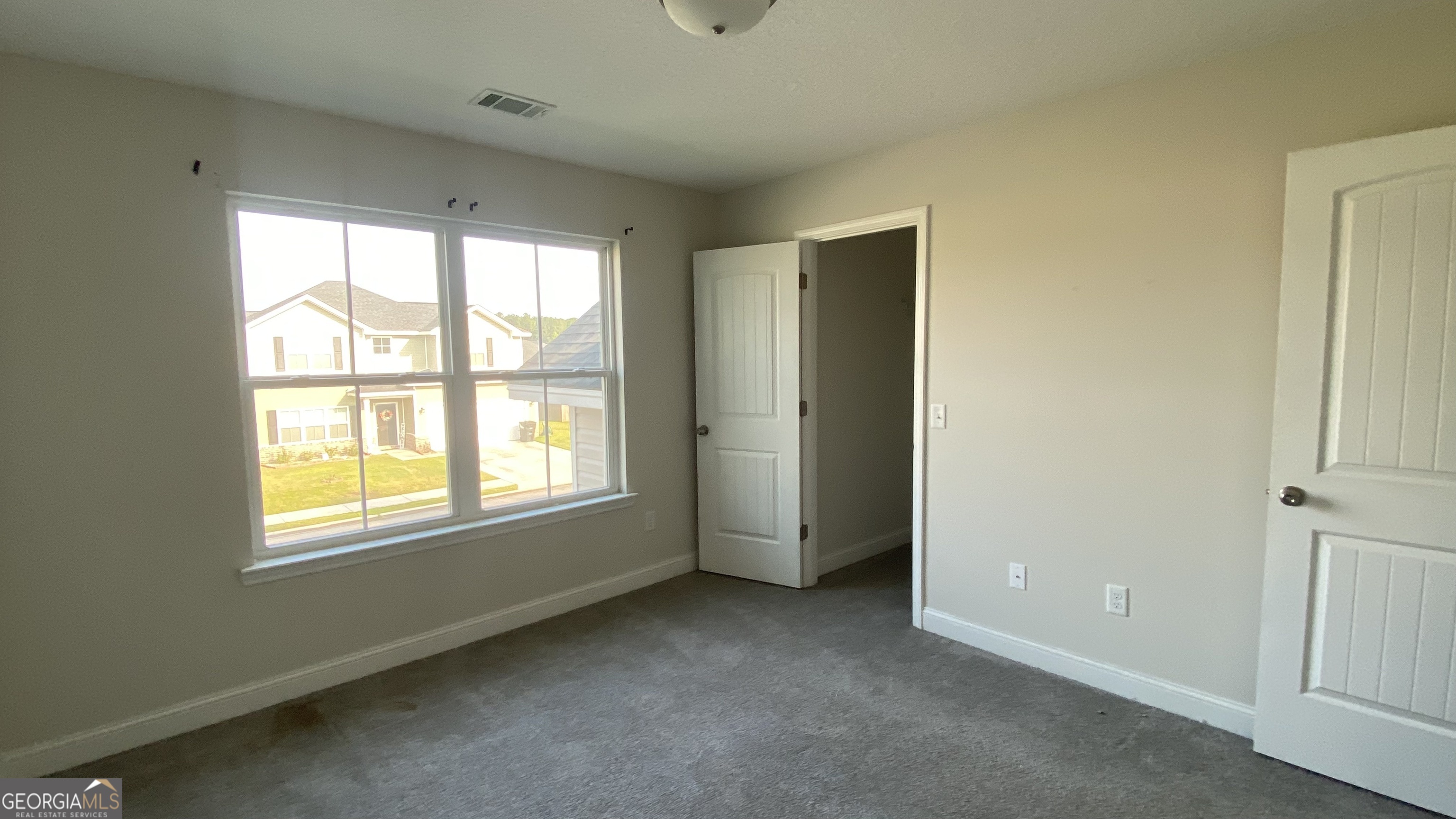 284 Thorp Circle Property Photo 10