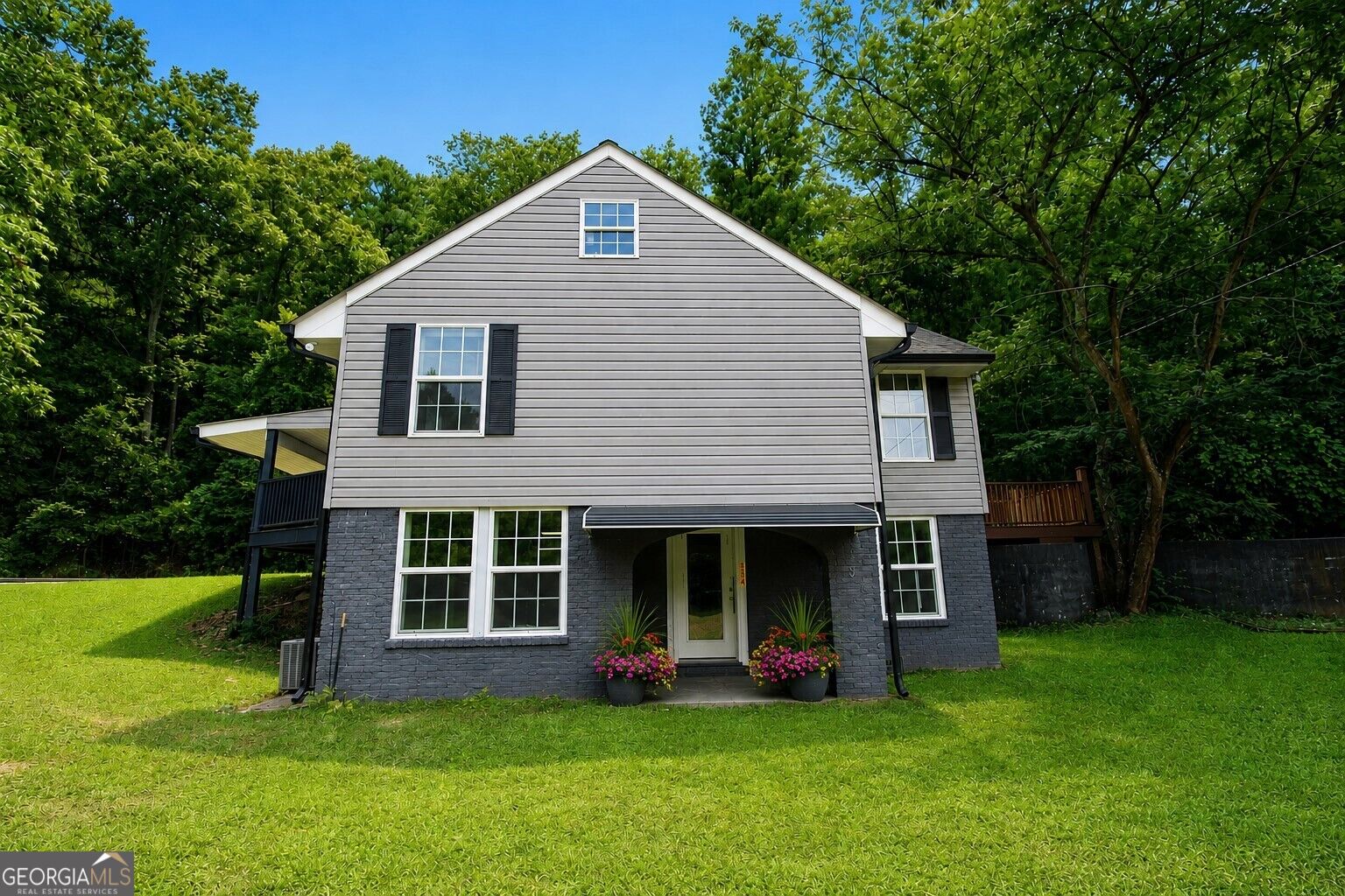 534 Wayside Road Ne Property Photo 2