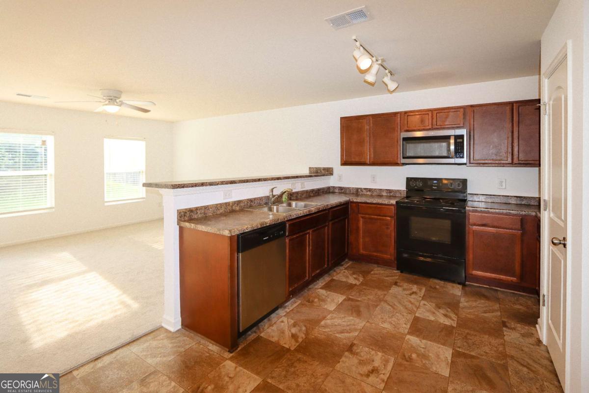 31 Southfork Drive Sw Property Photo 8