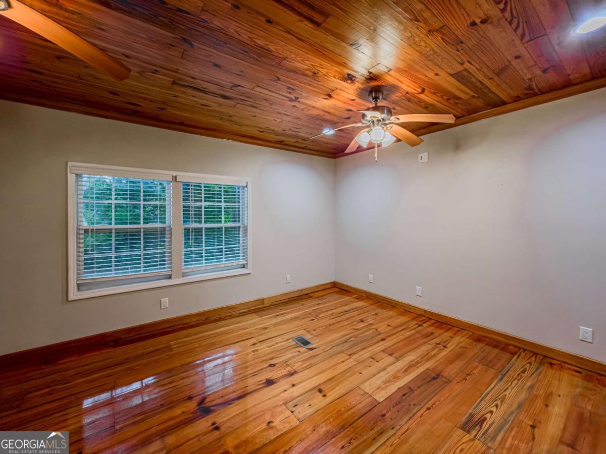 164 Meadowood Drive Property Photo 21