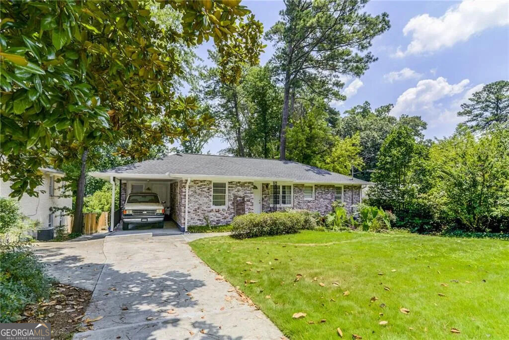 1892 Fairway Circle Ne Property Photo 2