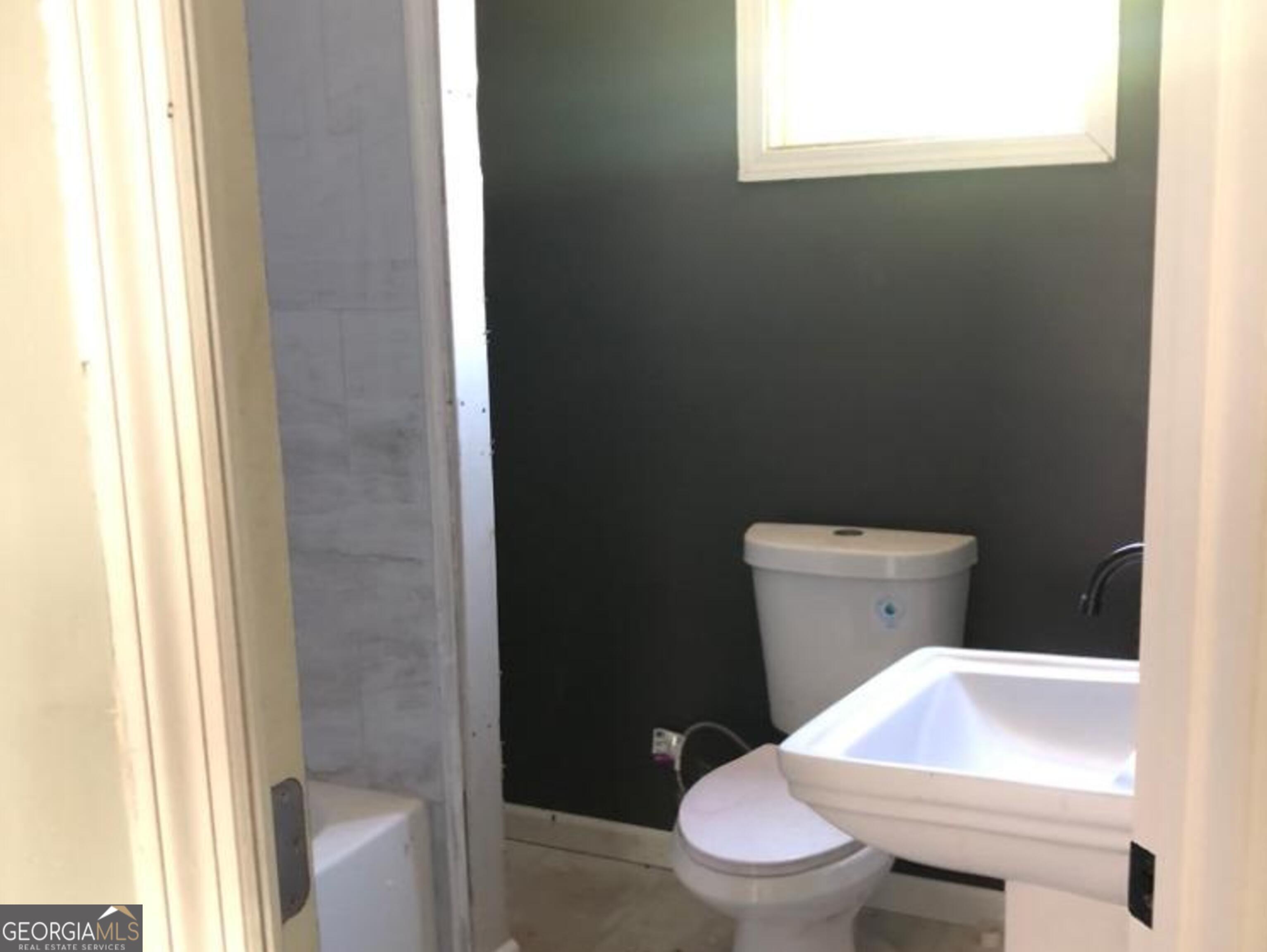 652 Moreland Avenue Property Photo 7