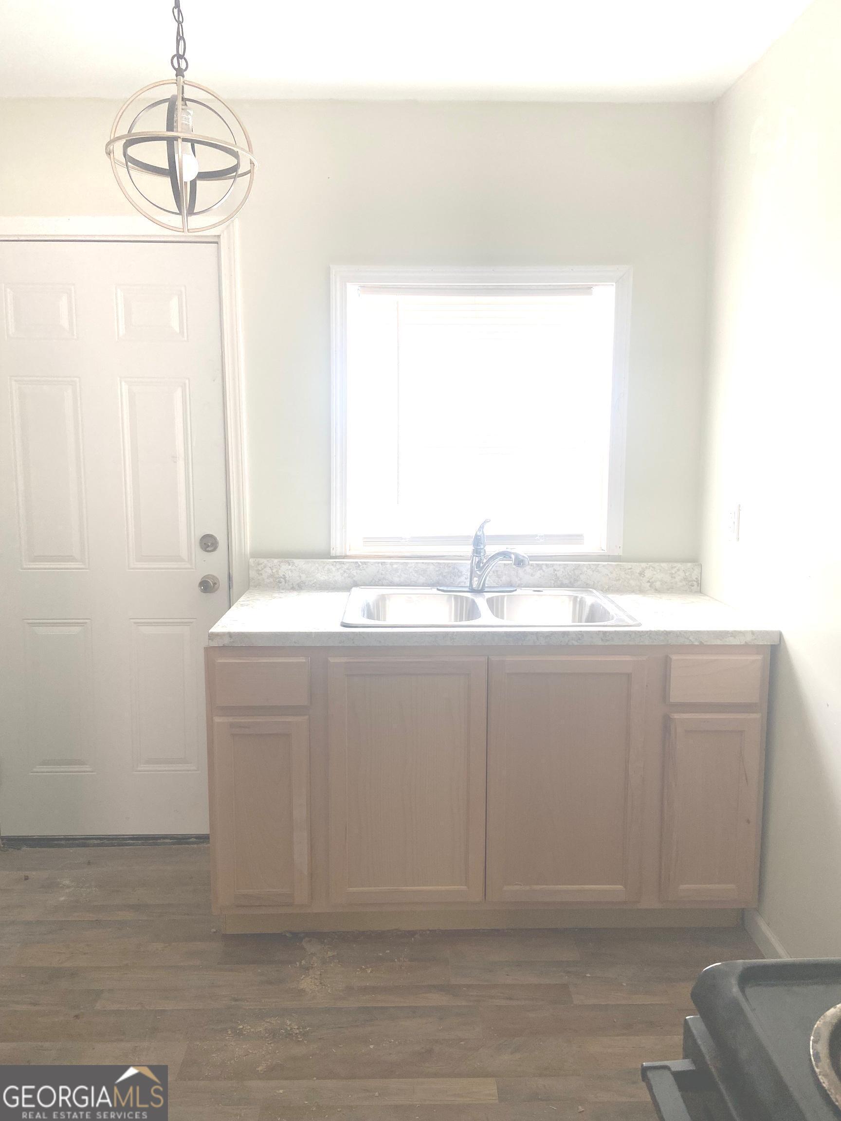934 India Avenue Property Photo 3