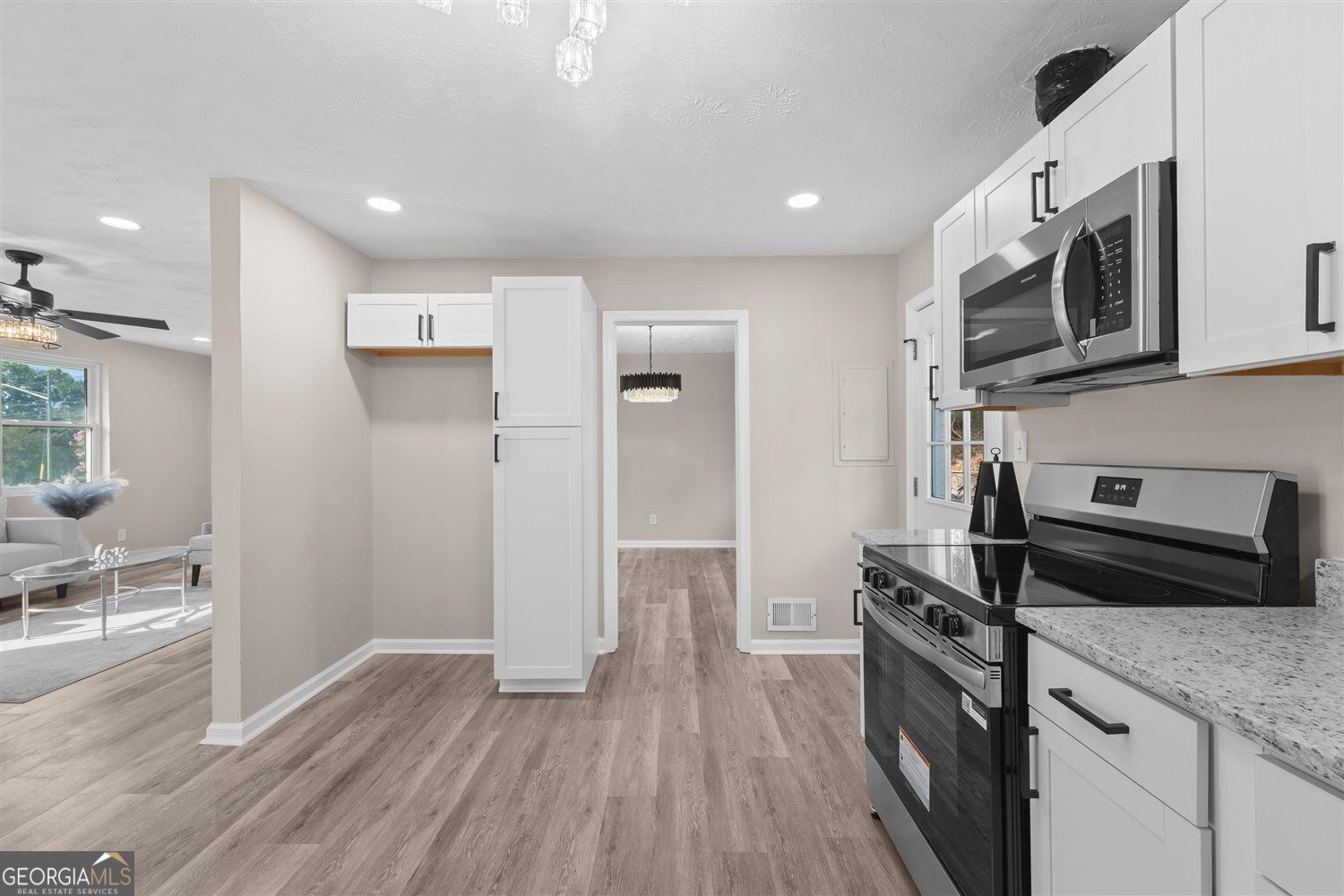 3527 Mount Vernon Drive Property Photo 8