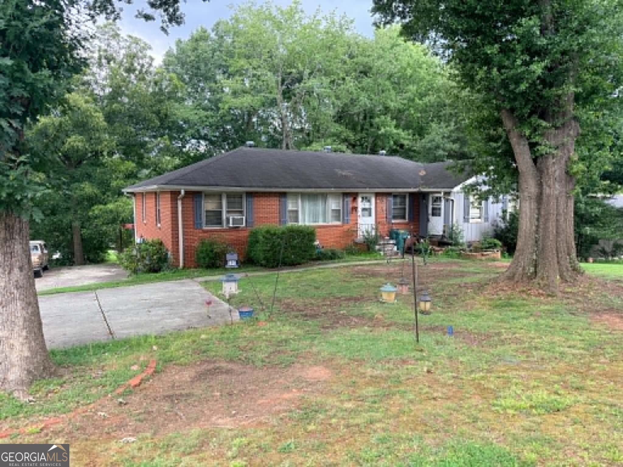 2195 Trailwood Drive SE