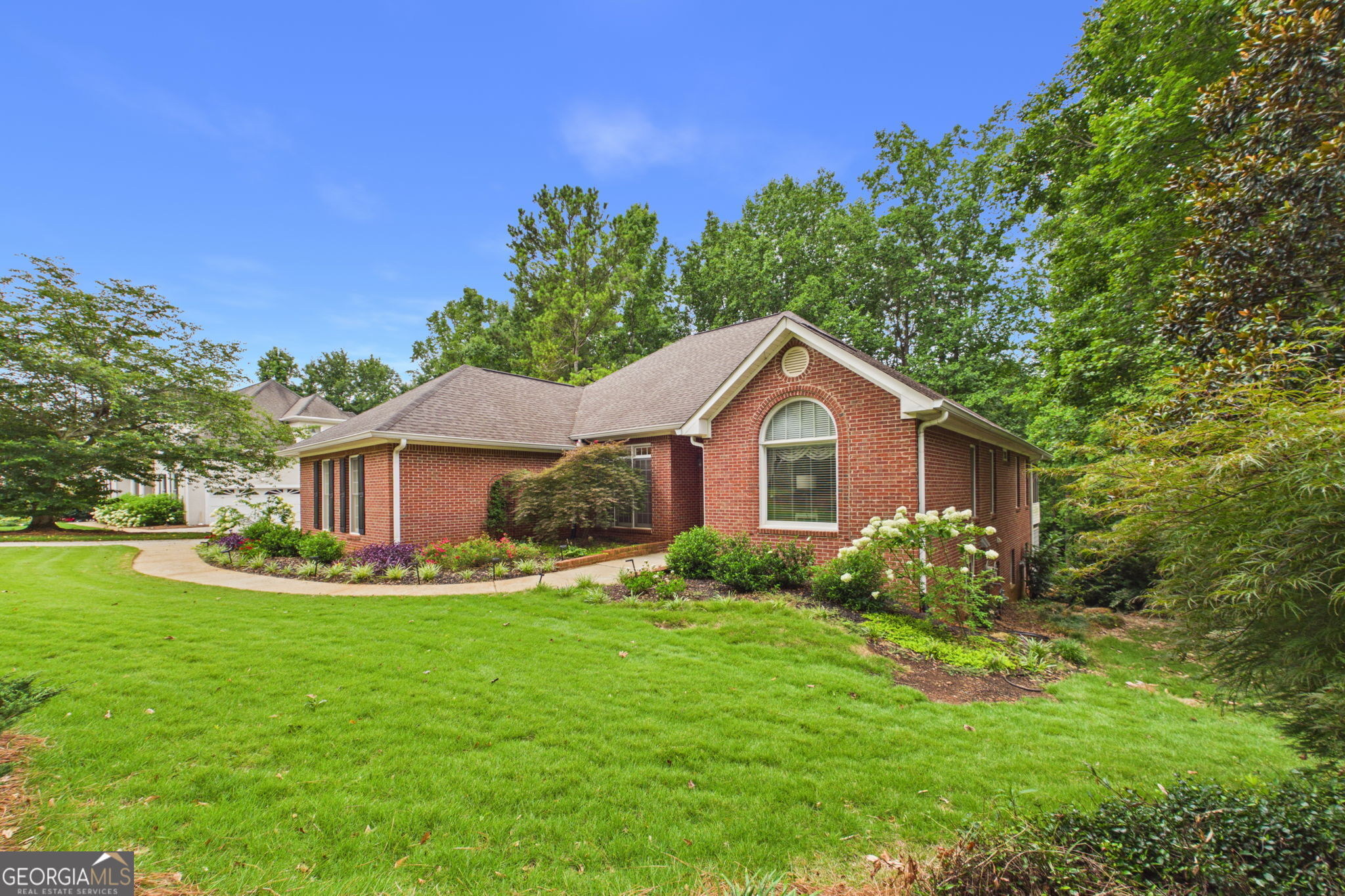 5007 Lakeridge Close Property Photo 4