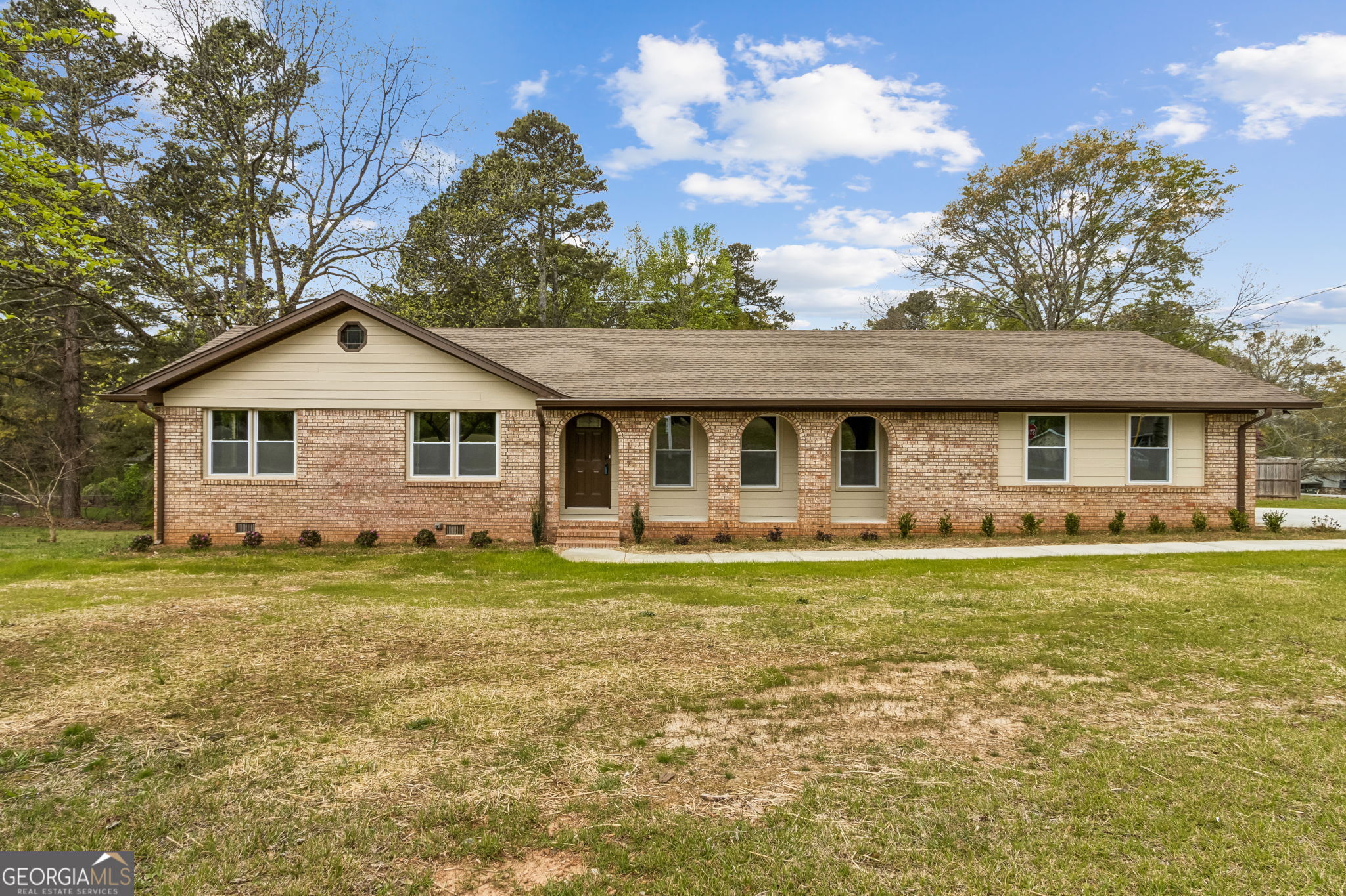2526 Hamill Drive Property Photo 1