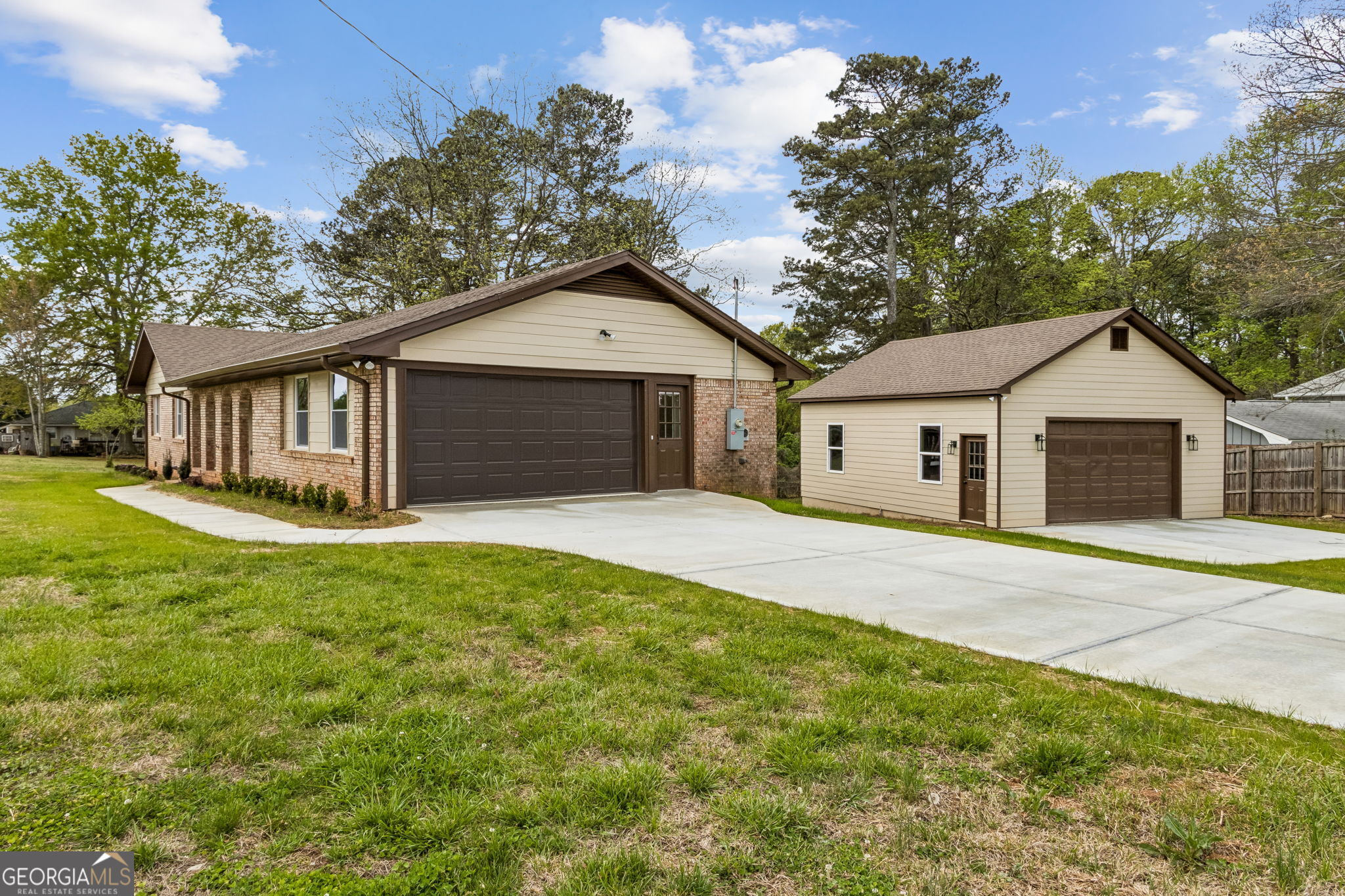 2526 Hamill Drive Property Photo 5