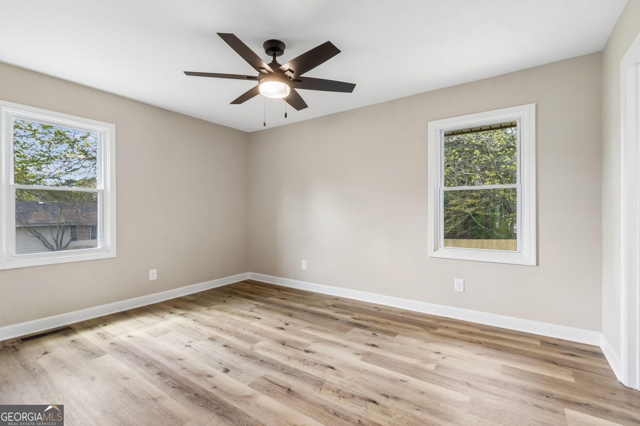 2526 Hamill Drive Property Photo 29
