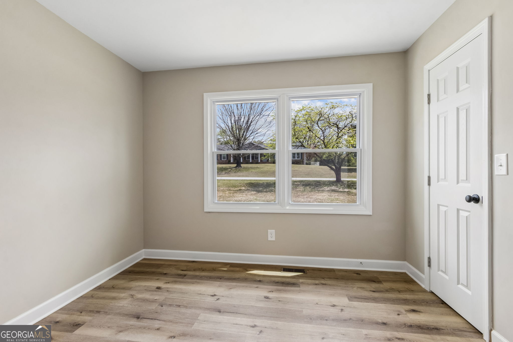 2526 Hamill Drive Property Photo 41