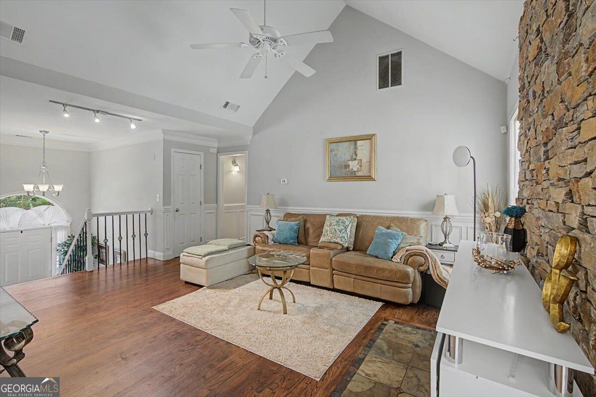 3140 Willow Park Drive Property Photo 8