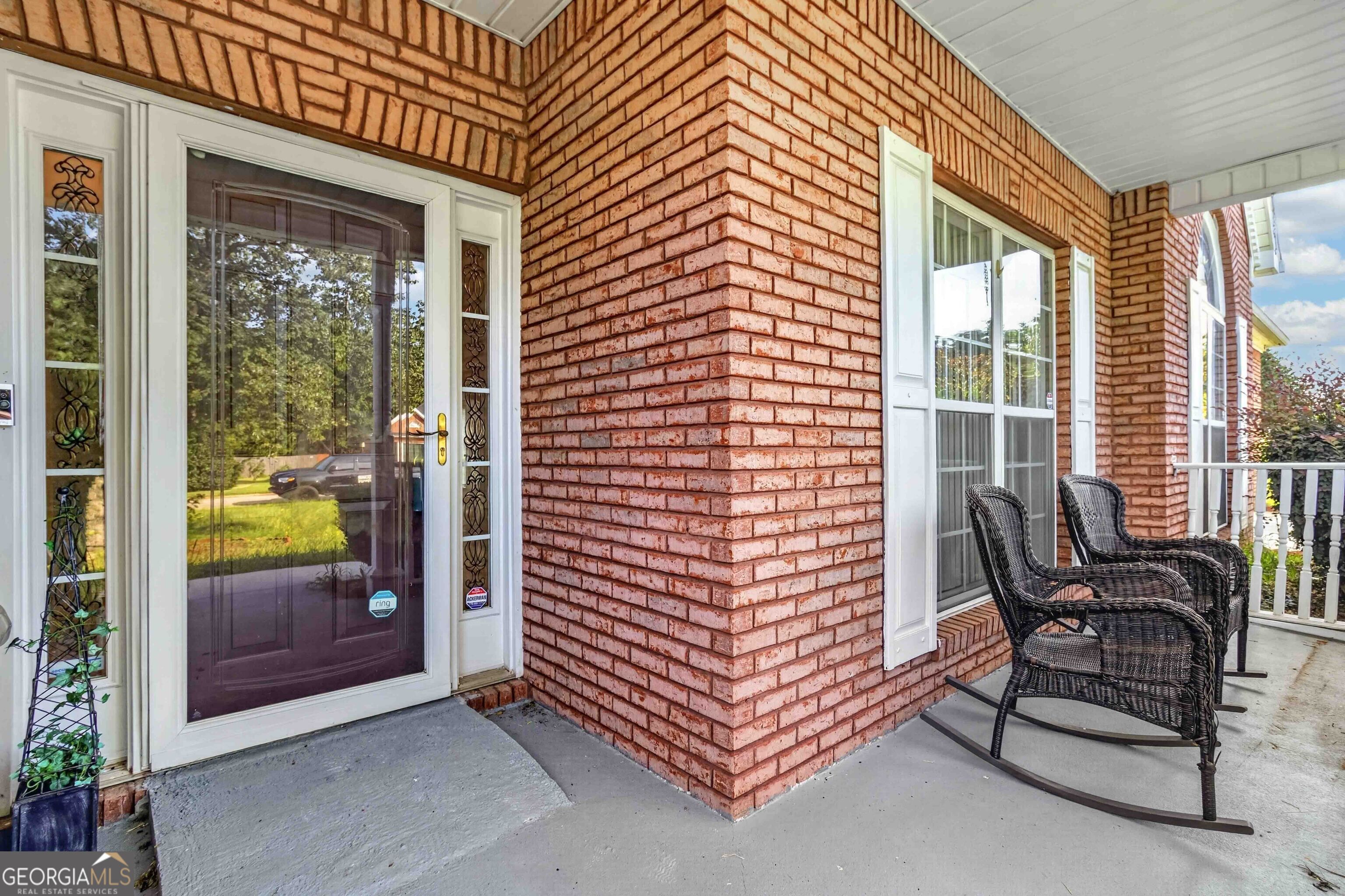 1137 E Shoreview Road Property Photo 4