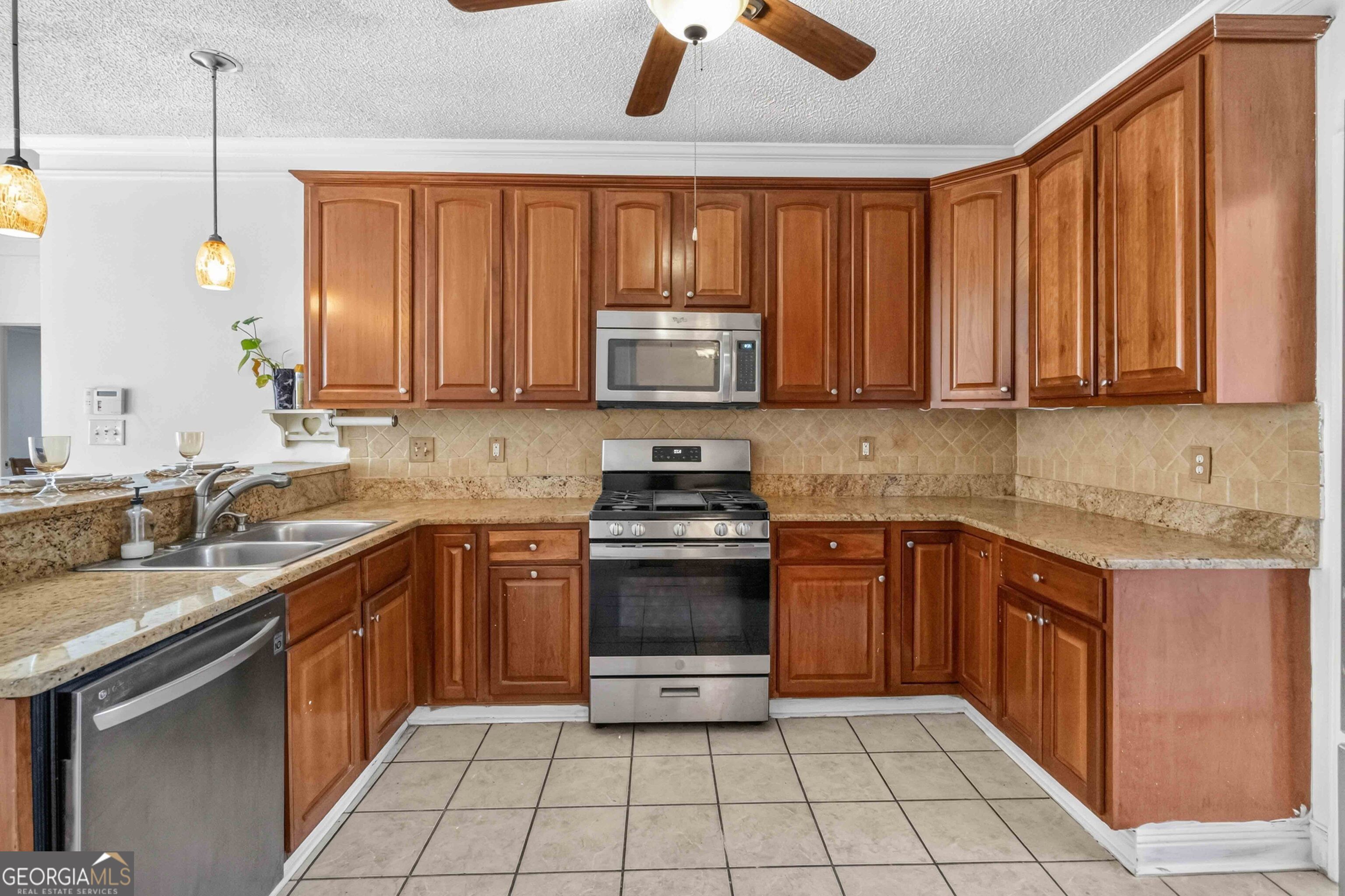 1137 E Shoreview Road Property Photo 14