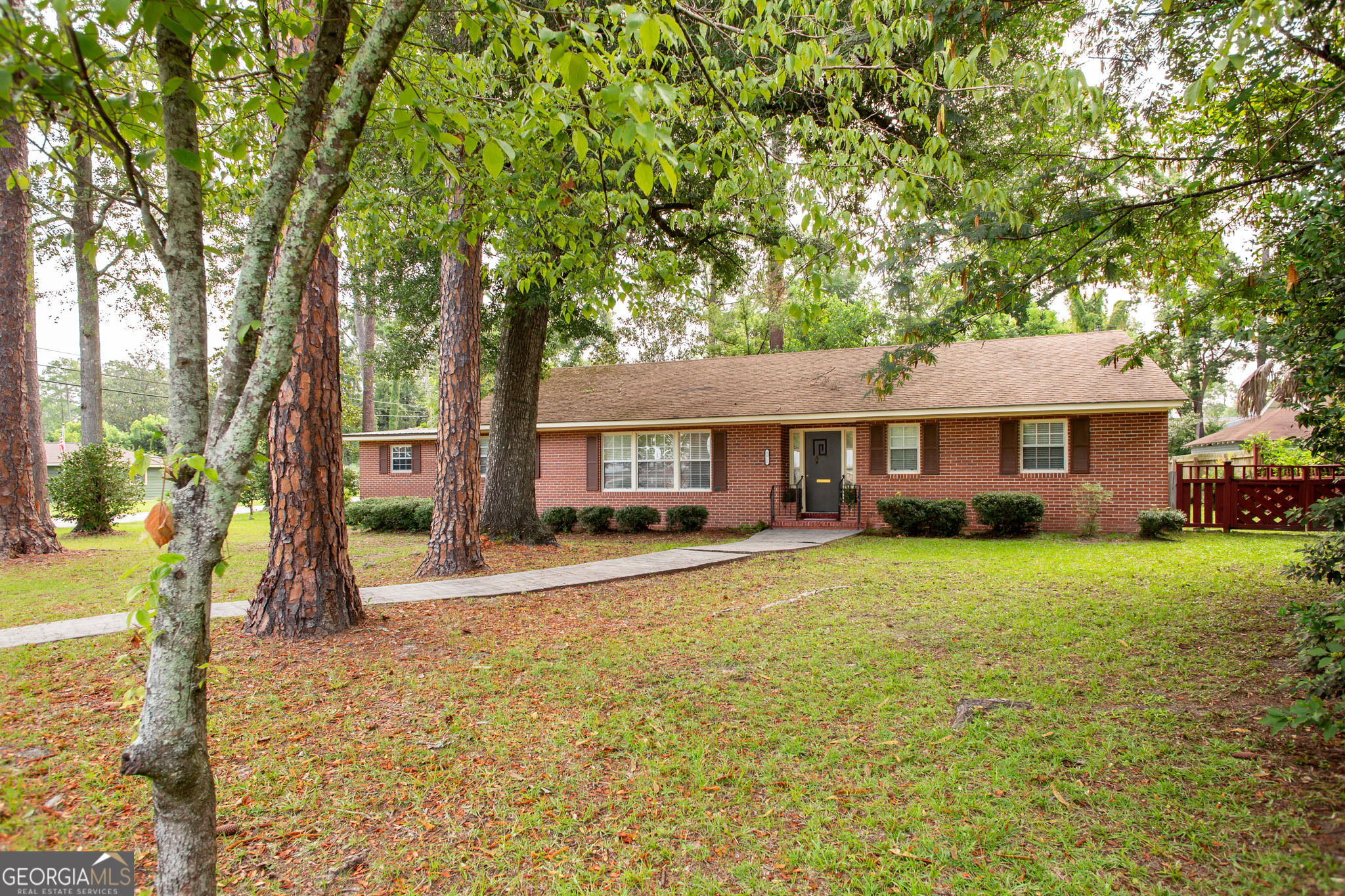 1112 Hill Street Property Photo 3