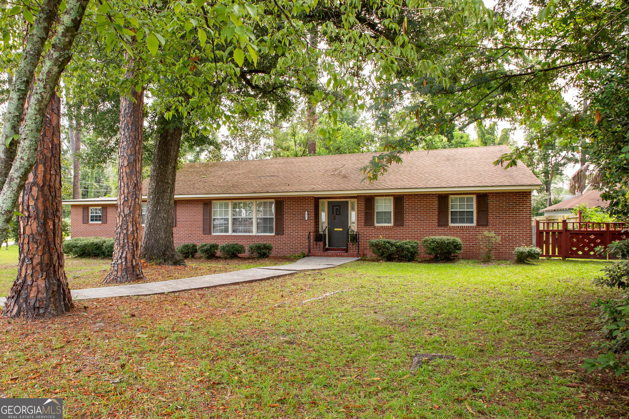 1112 Hill Street Property Photo 4