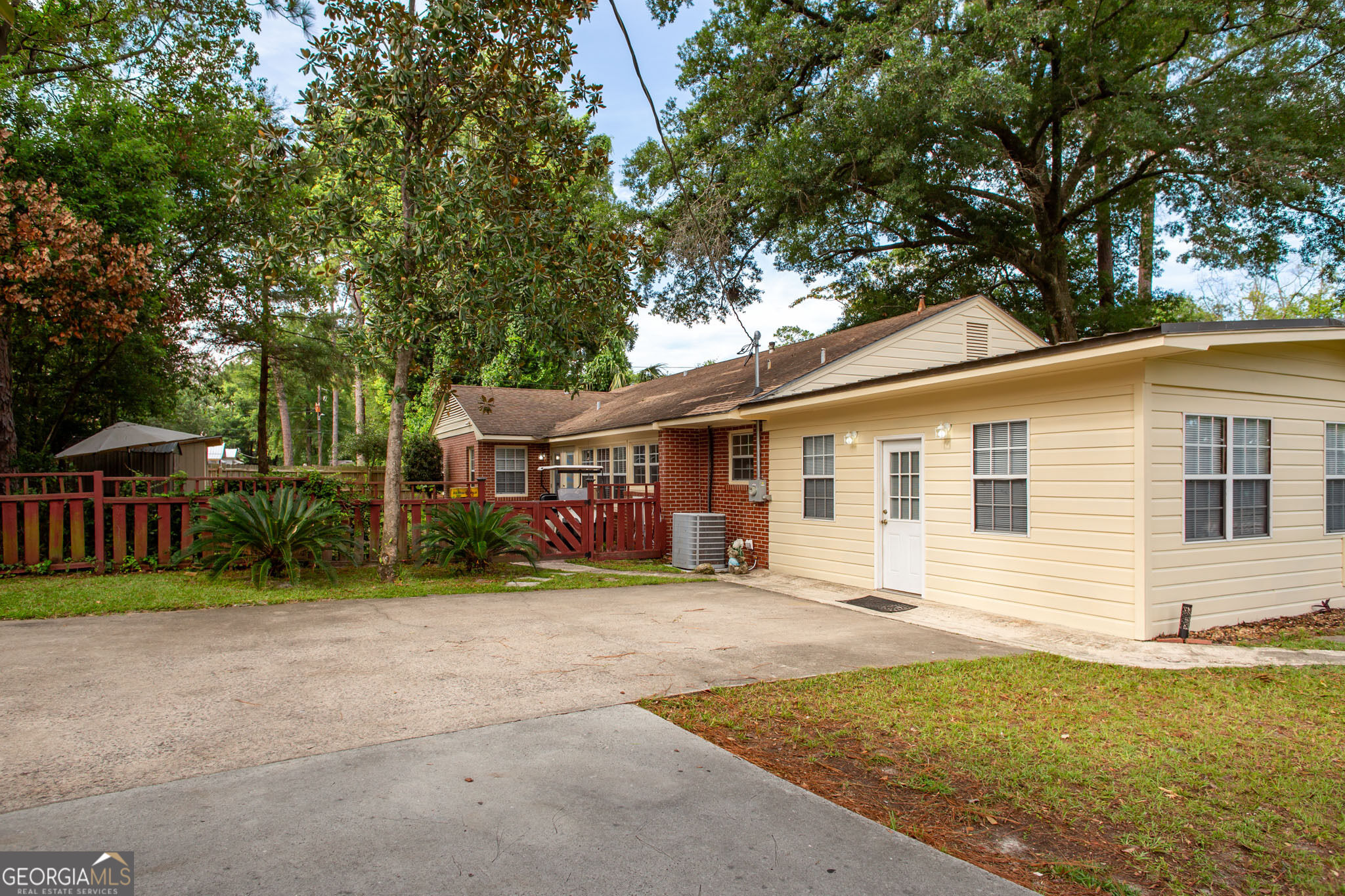 1112 Hill Street Property Photo 44