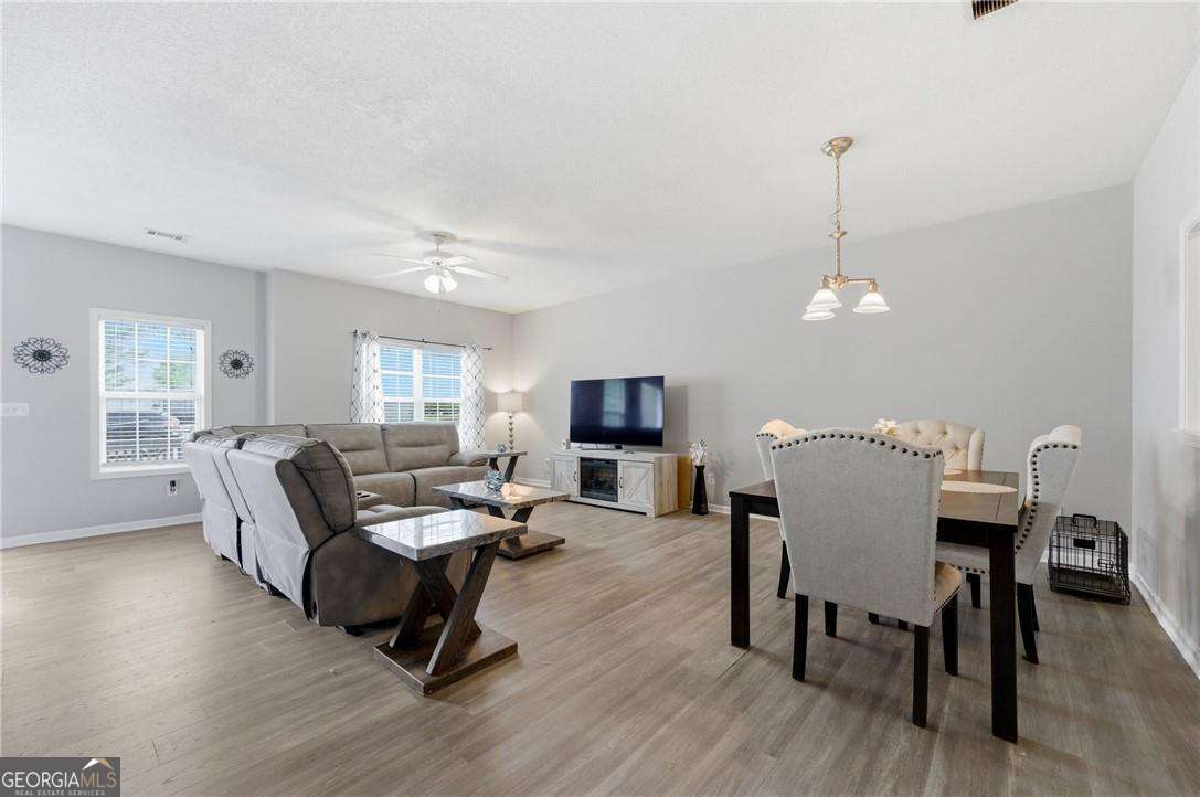 313 Venture Path Property Photo 5