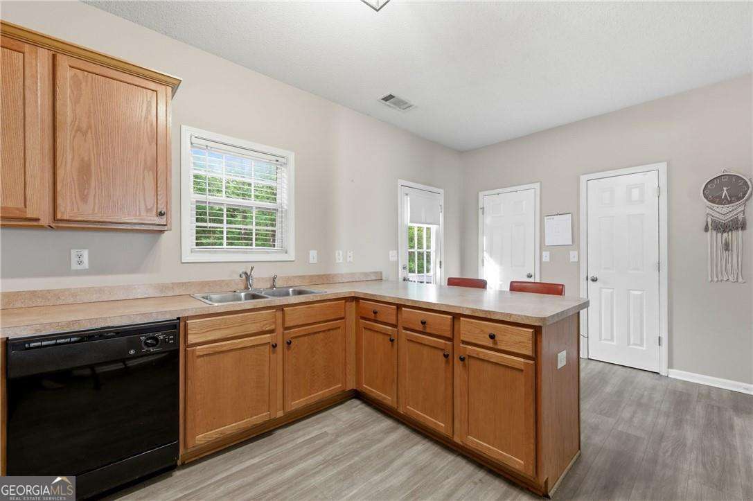 313 Venture Path Property Photo 9