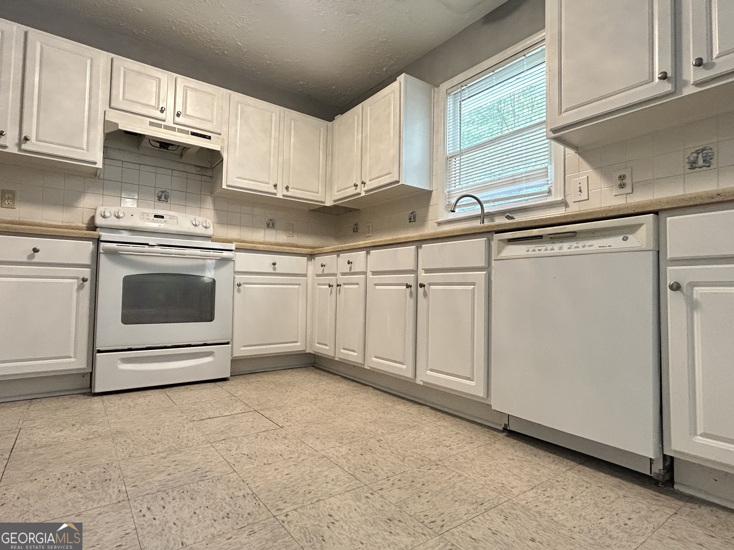 110 Roberts Road Property Photo 8