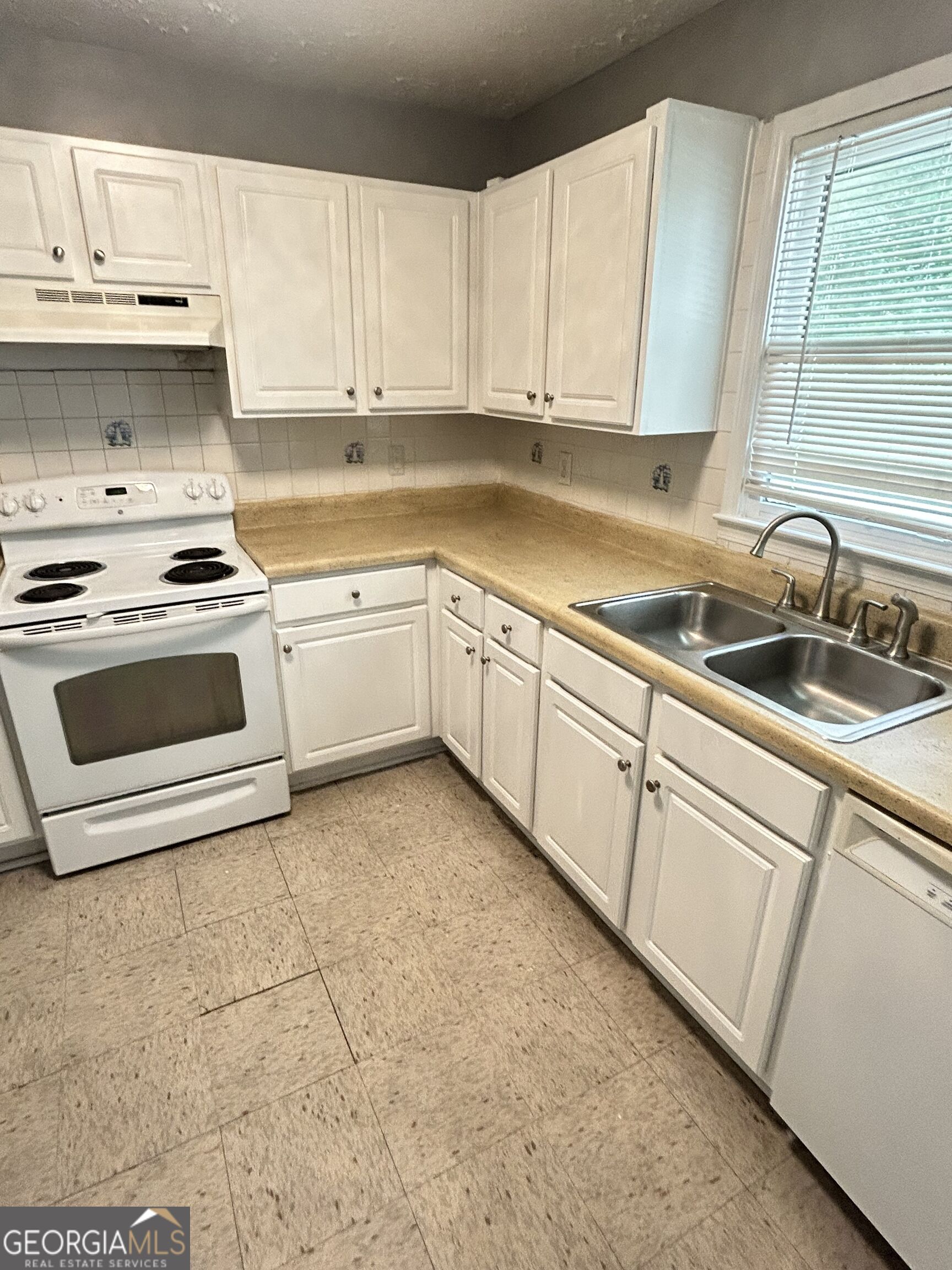 110 Roberts Road Property Photo 9