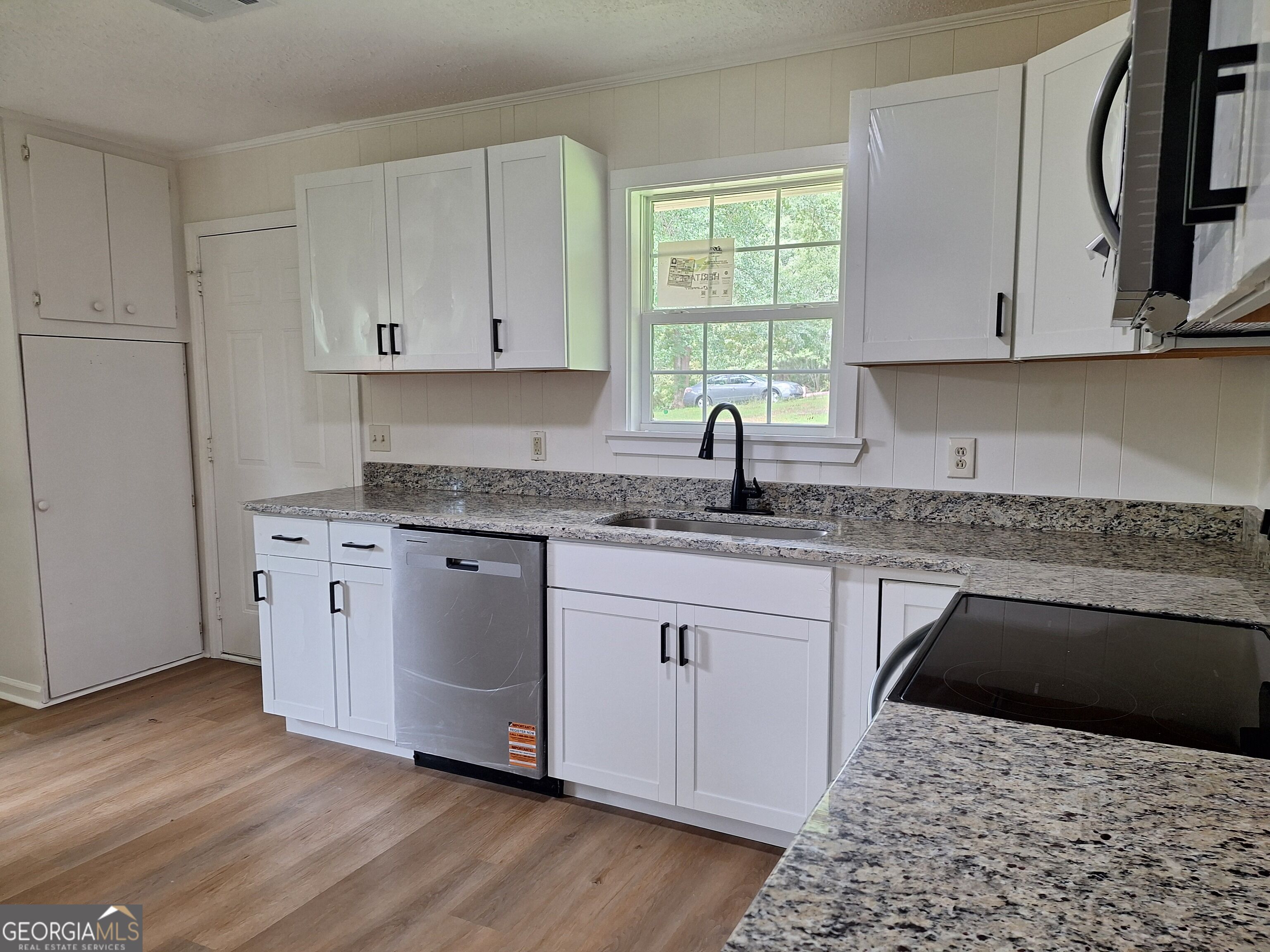 401 Fairwoods Drive Property Photo 3