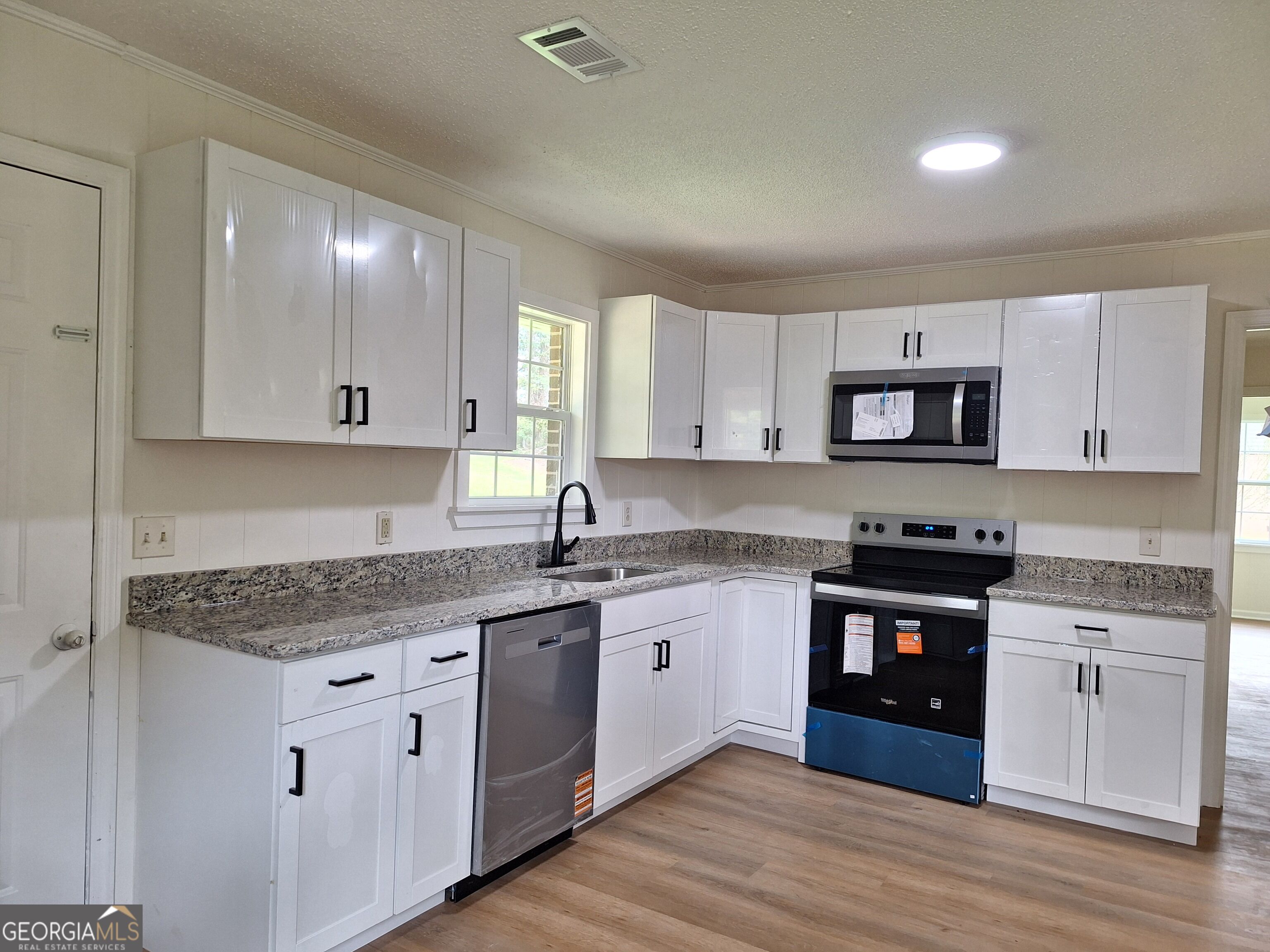 401 Fairwoods Drive Property Photo 4