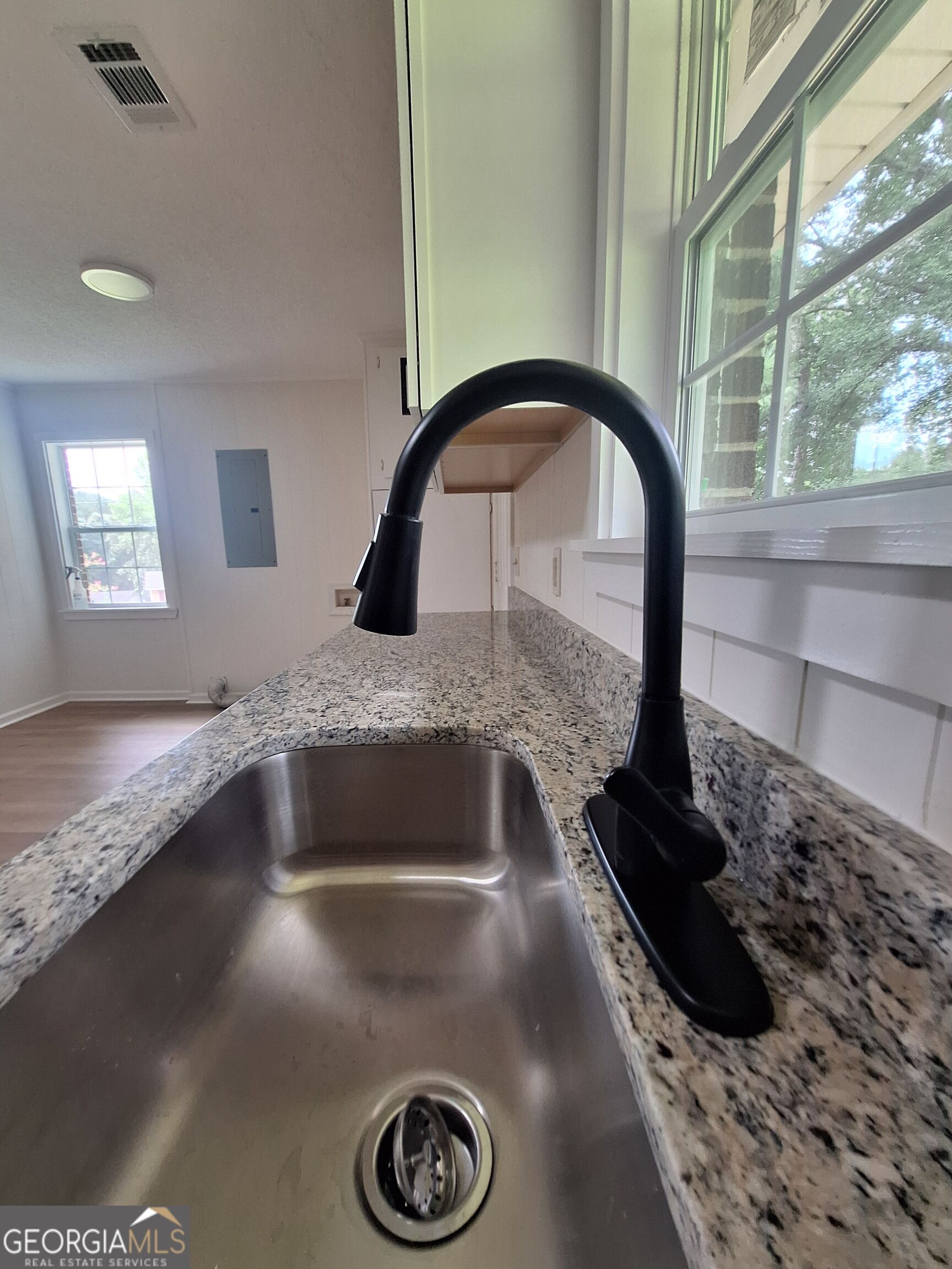 401 Fairwoods Drive Property Photo 5