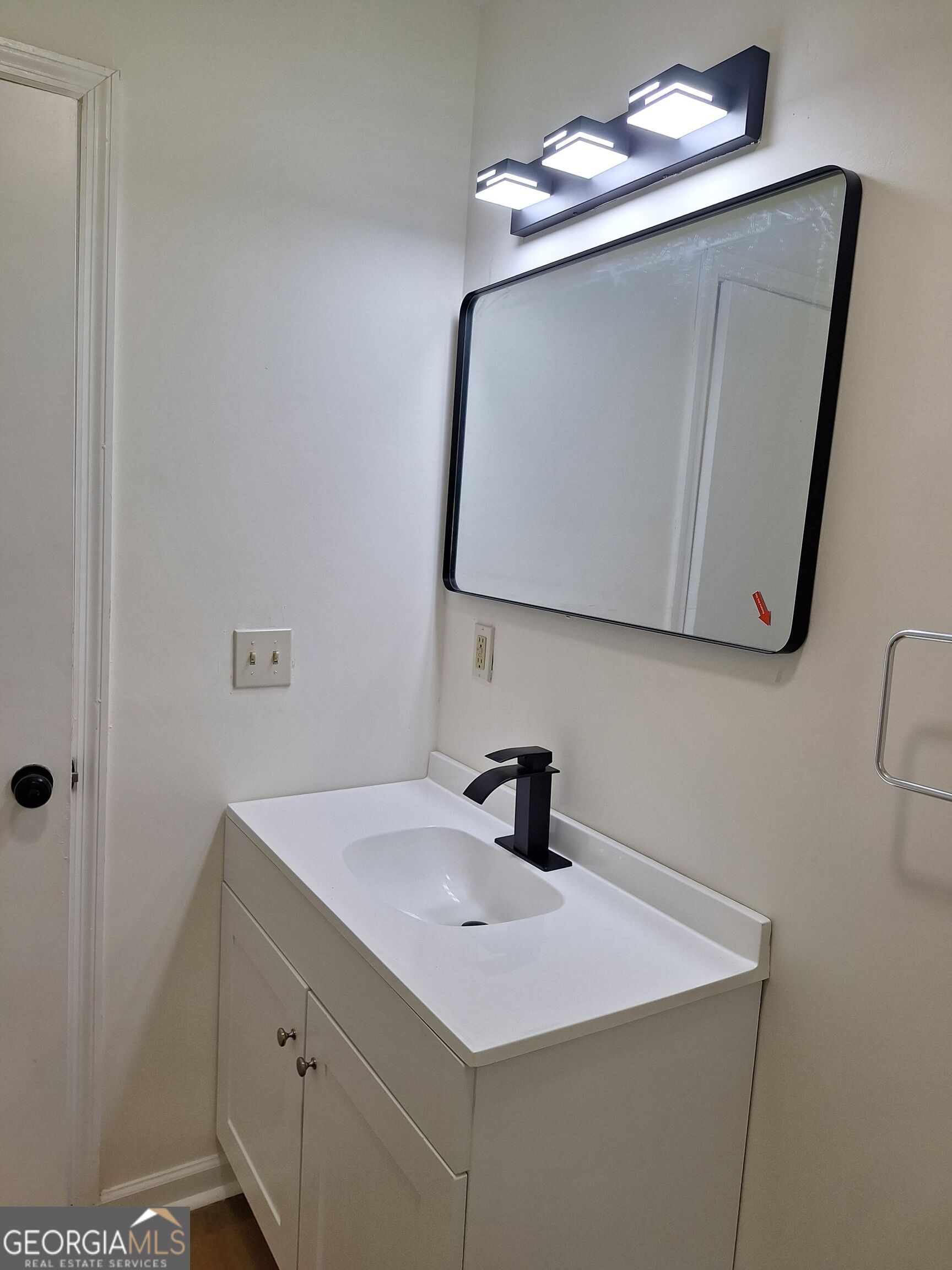 401 Fairwoods Drive Property Photo 8