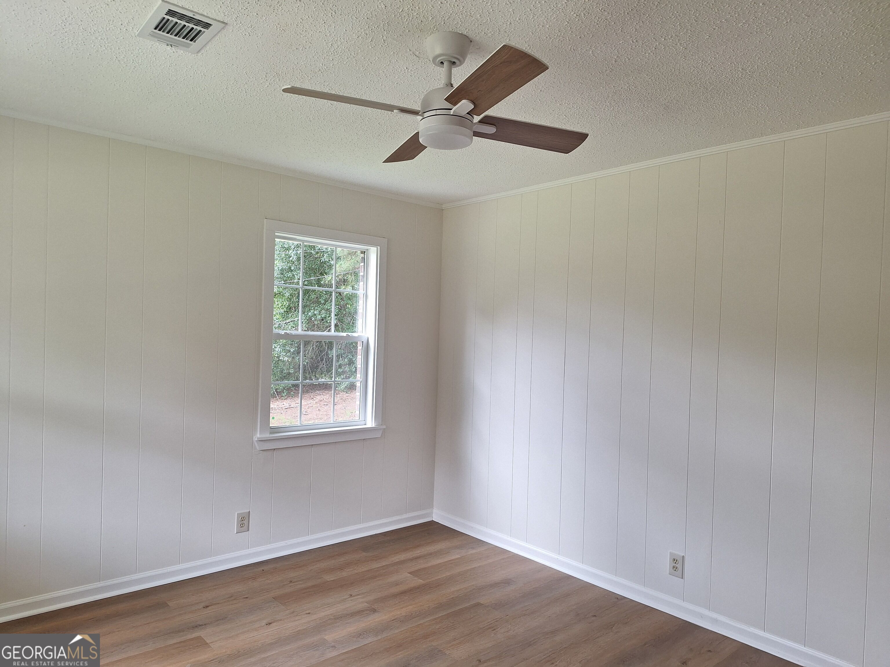 401 Fairwoods Drive Property Photo 16