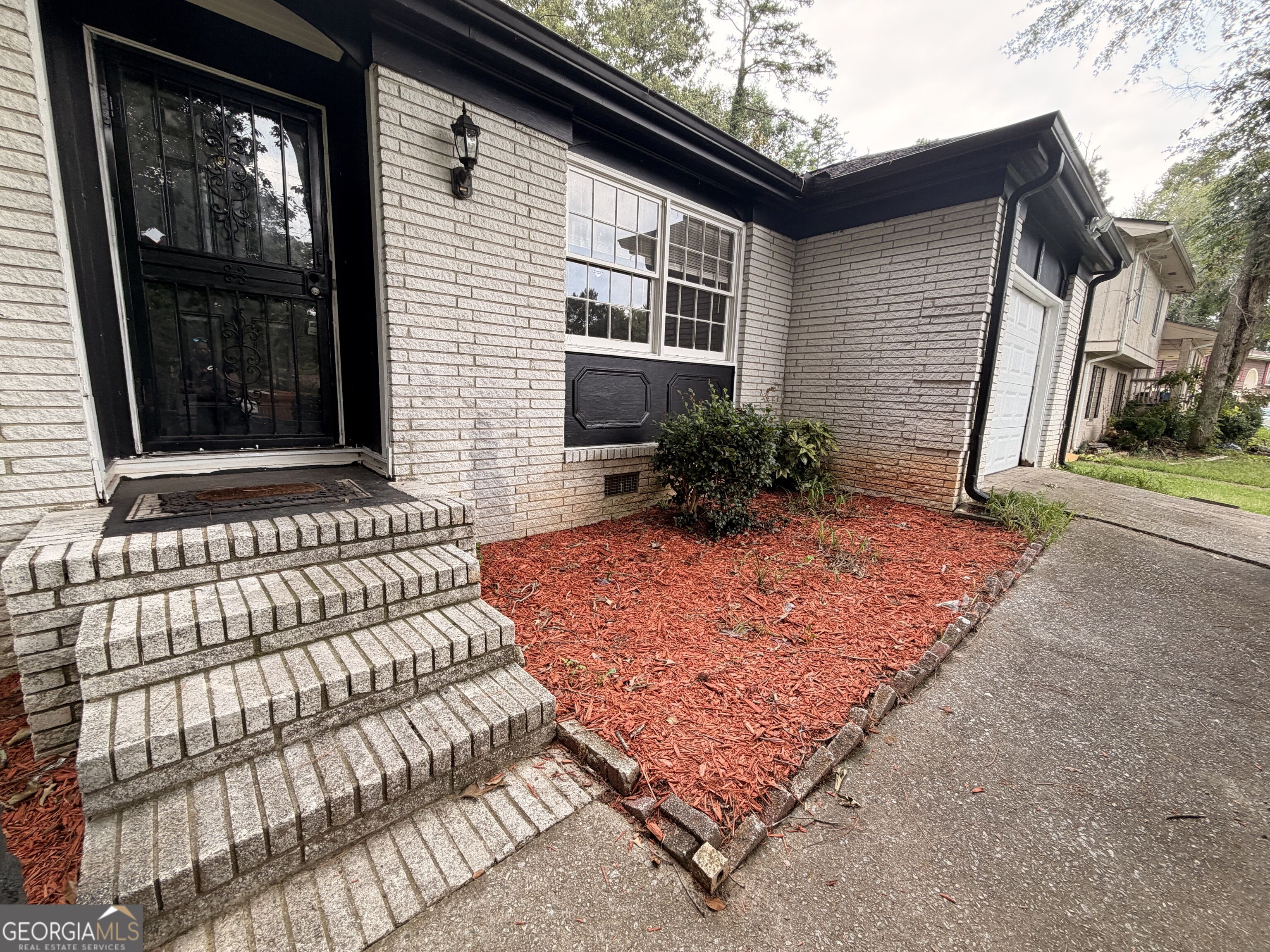 6451 Valley Dale Drive Property Photo 3