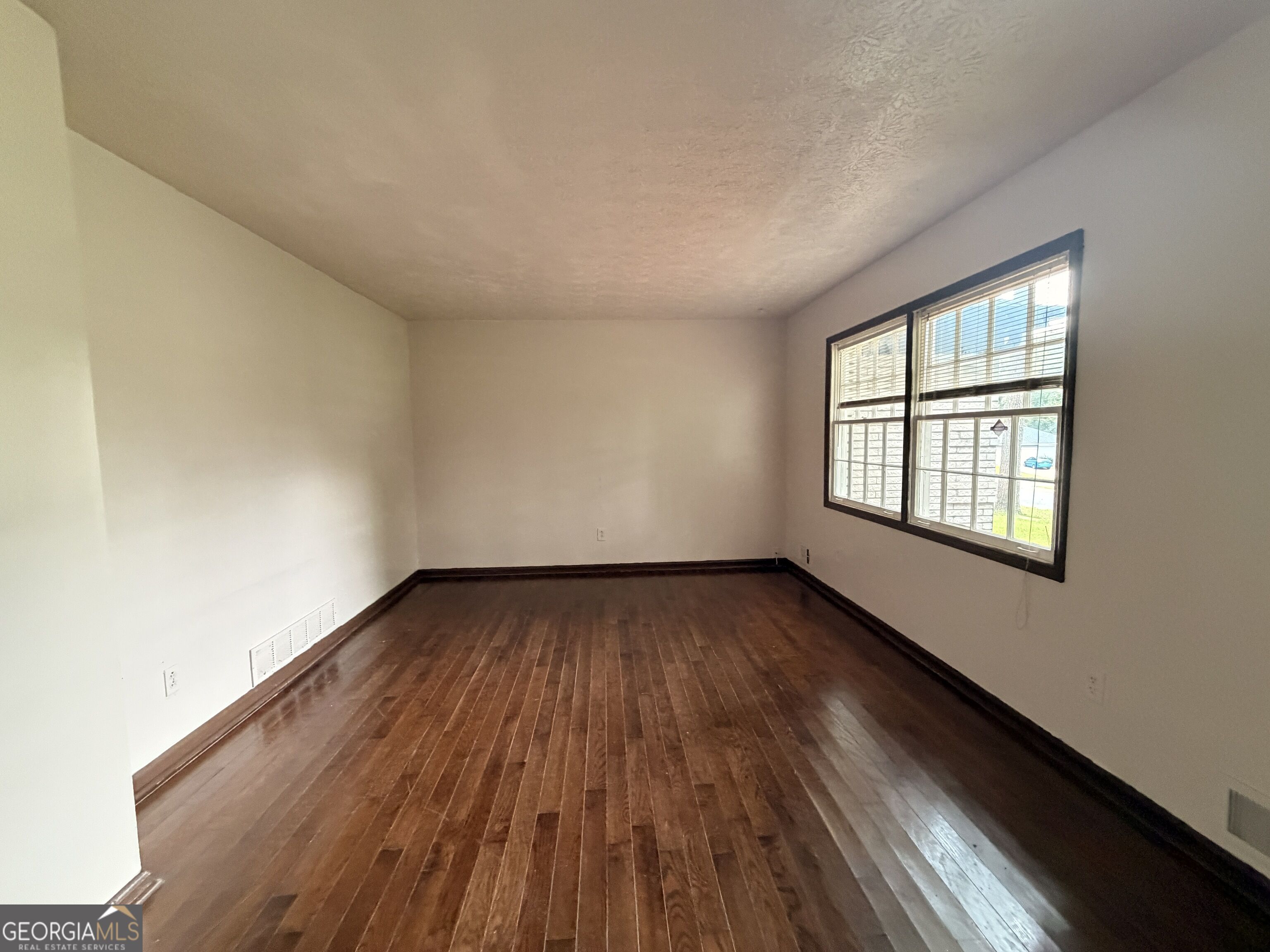 6451 Valley Dale Drive Property Photo 4