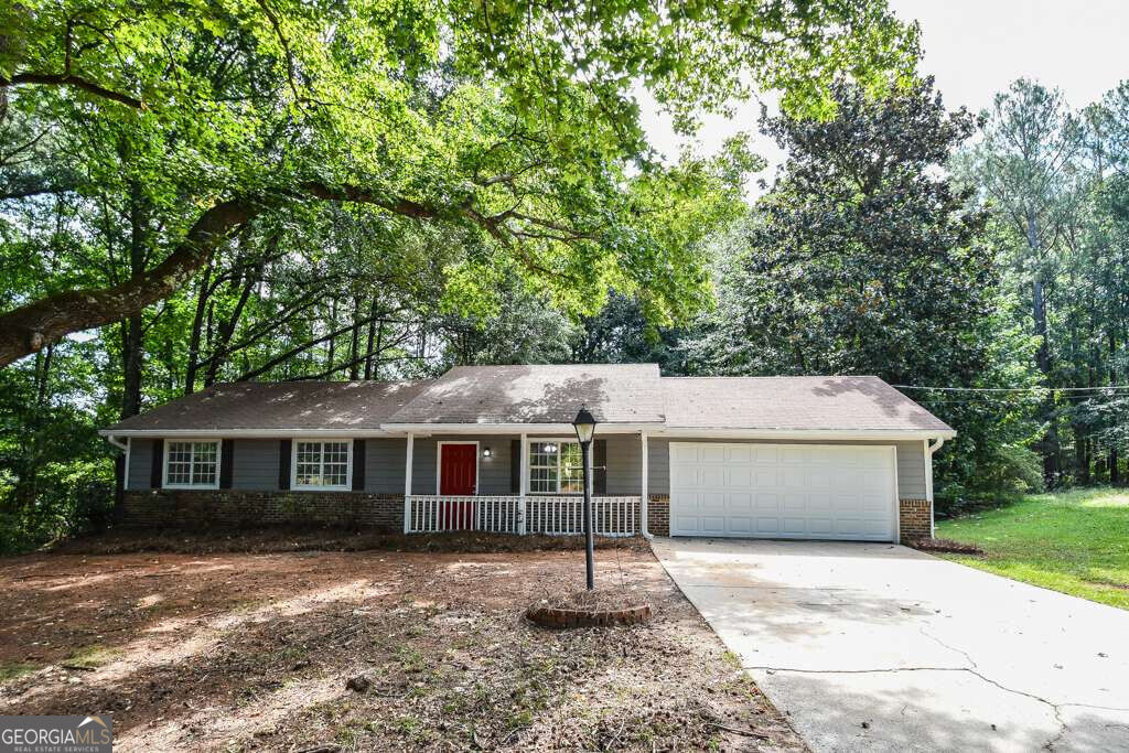 110 E Country Woods Drive Property Photo 1