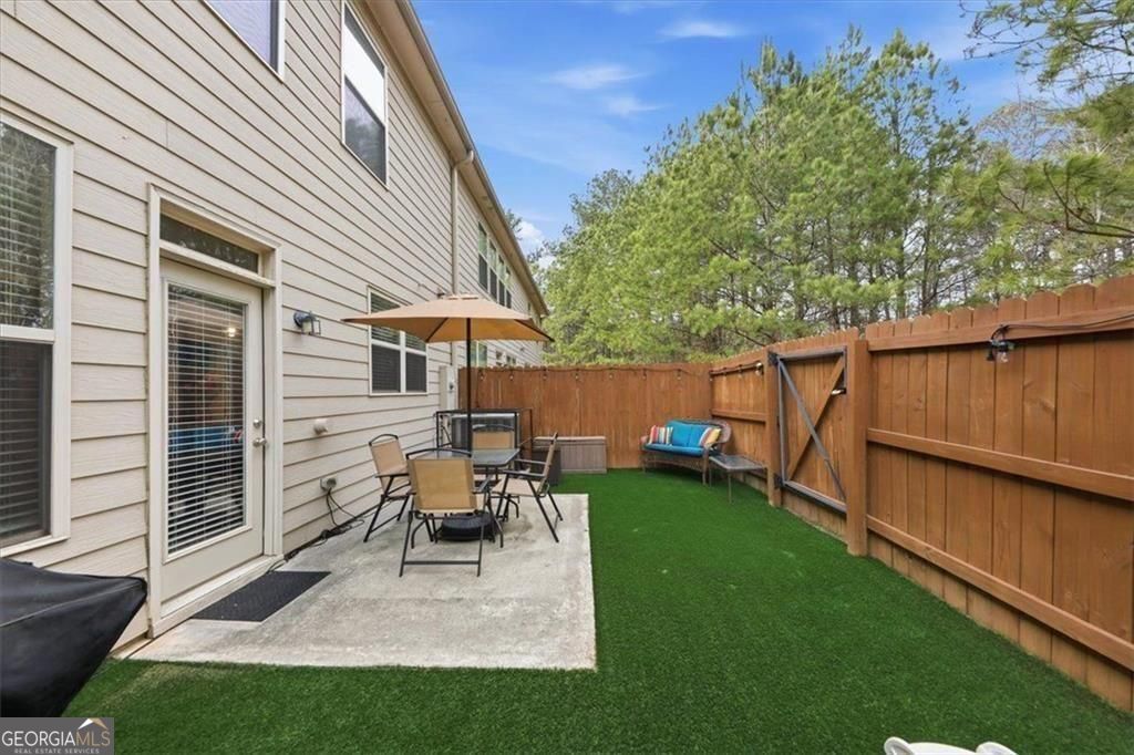 5527 Radford Loop Property Photo 3