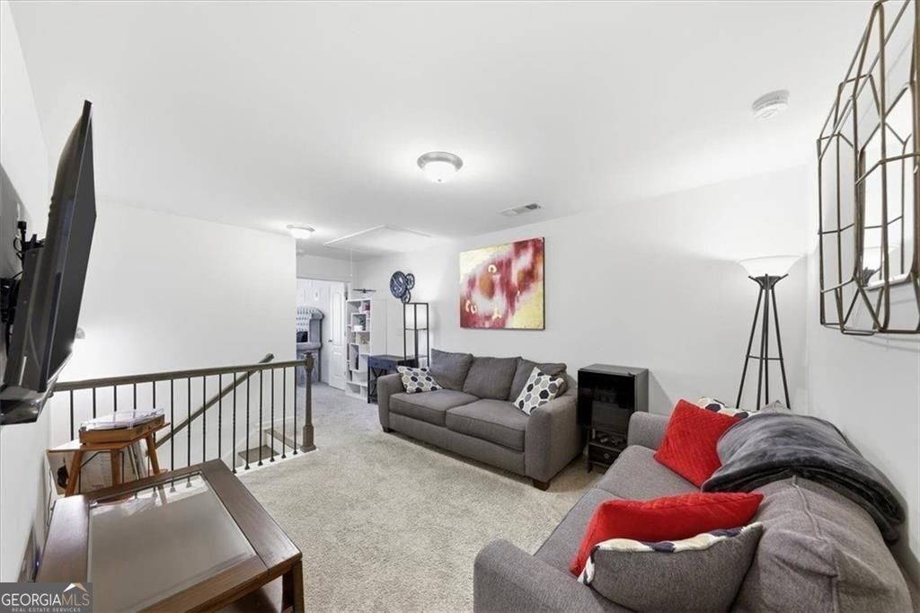 5527 Radford Loop Property Photo 12