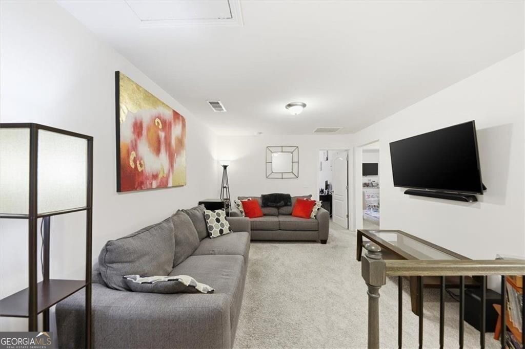5527 Radford Loop Property Photo 13