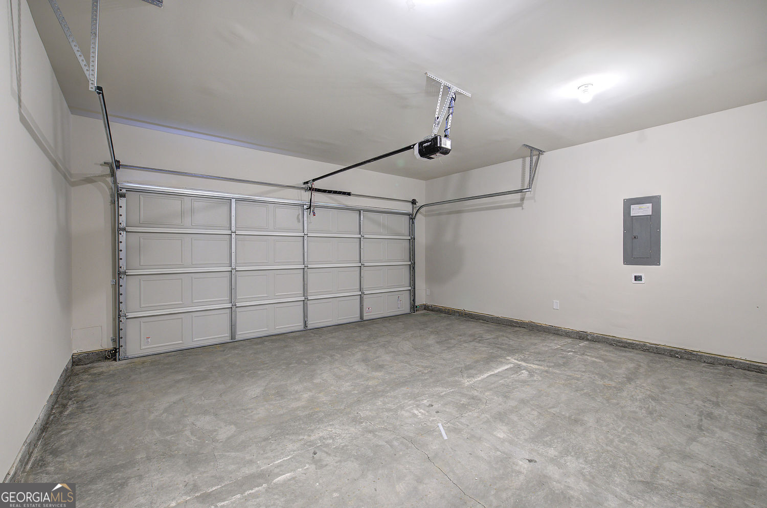 401 Perth Drive Property Photo 15