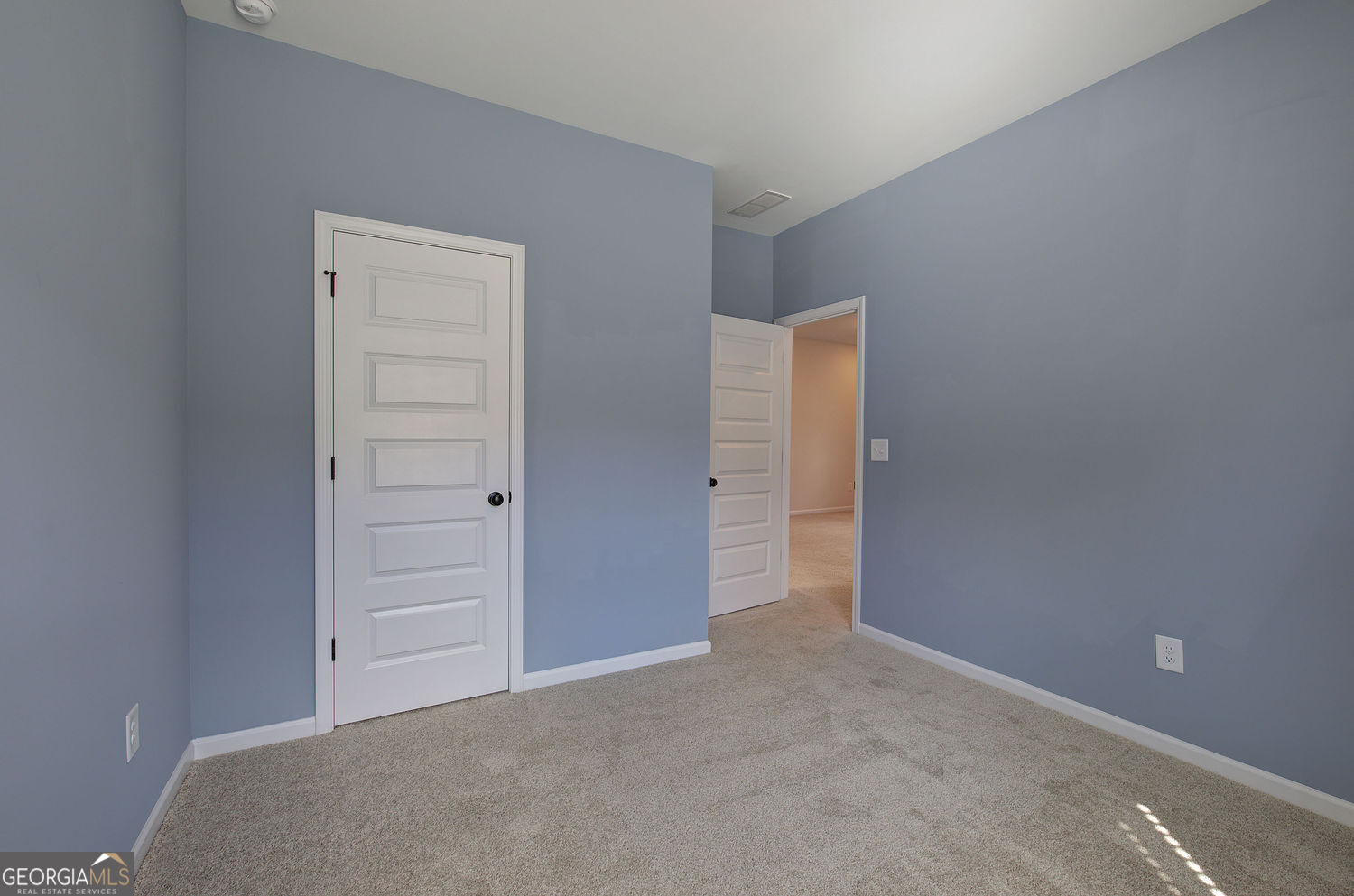 401 Perth Drive Property Photo 20