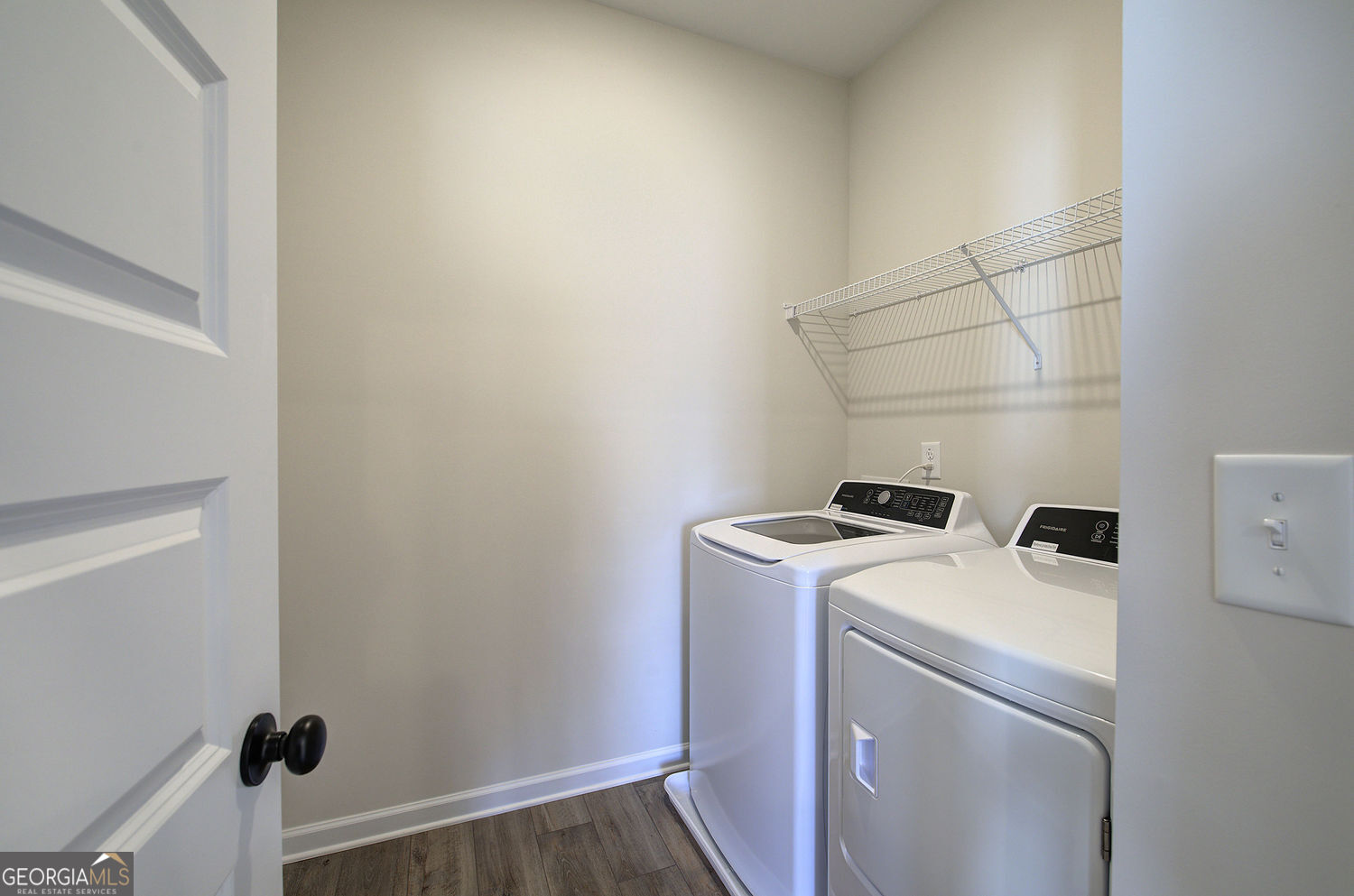 401 Perth Drive Property Photo 21