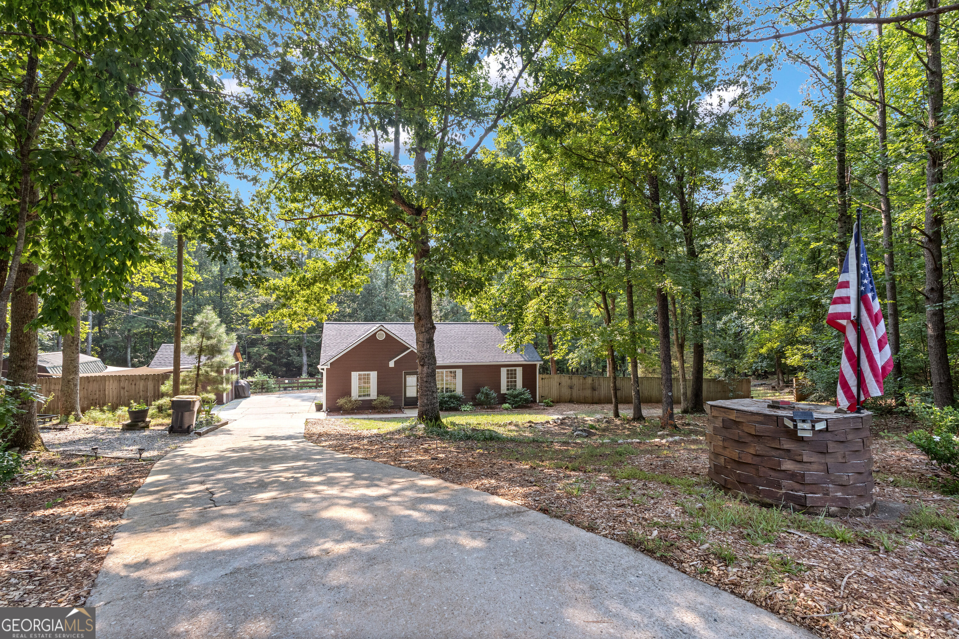 25 Overview Place Property Photo 4