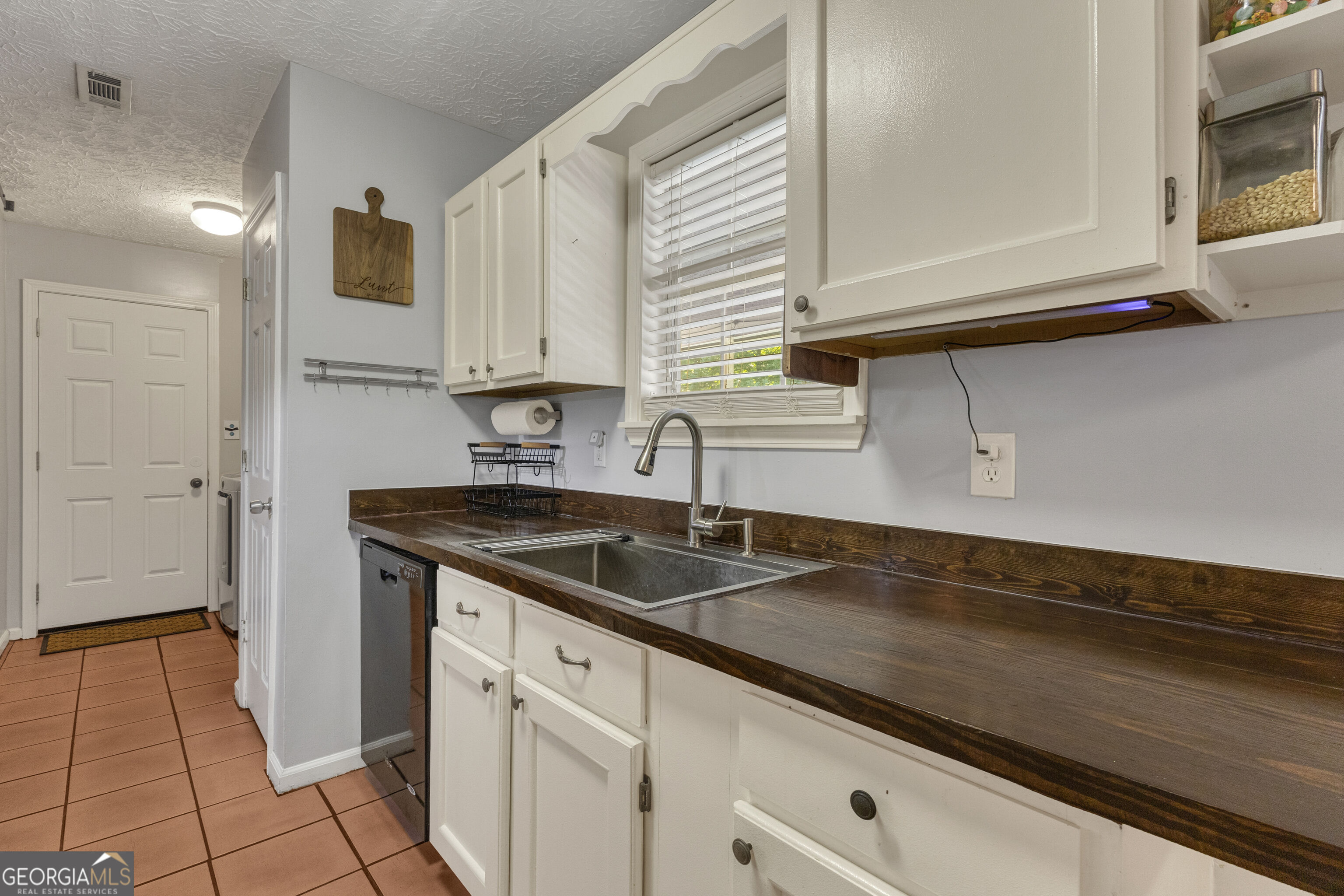 25 Overview Place Property Photo 28