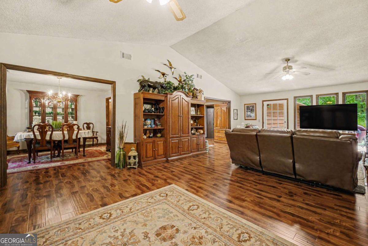 25 Woodall Road Se Property Photo 10