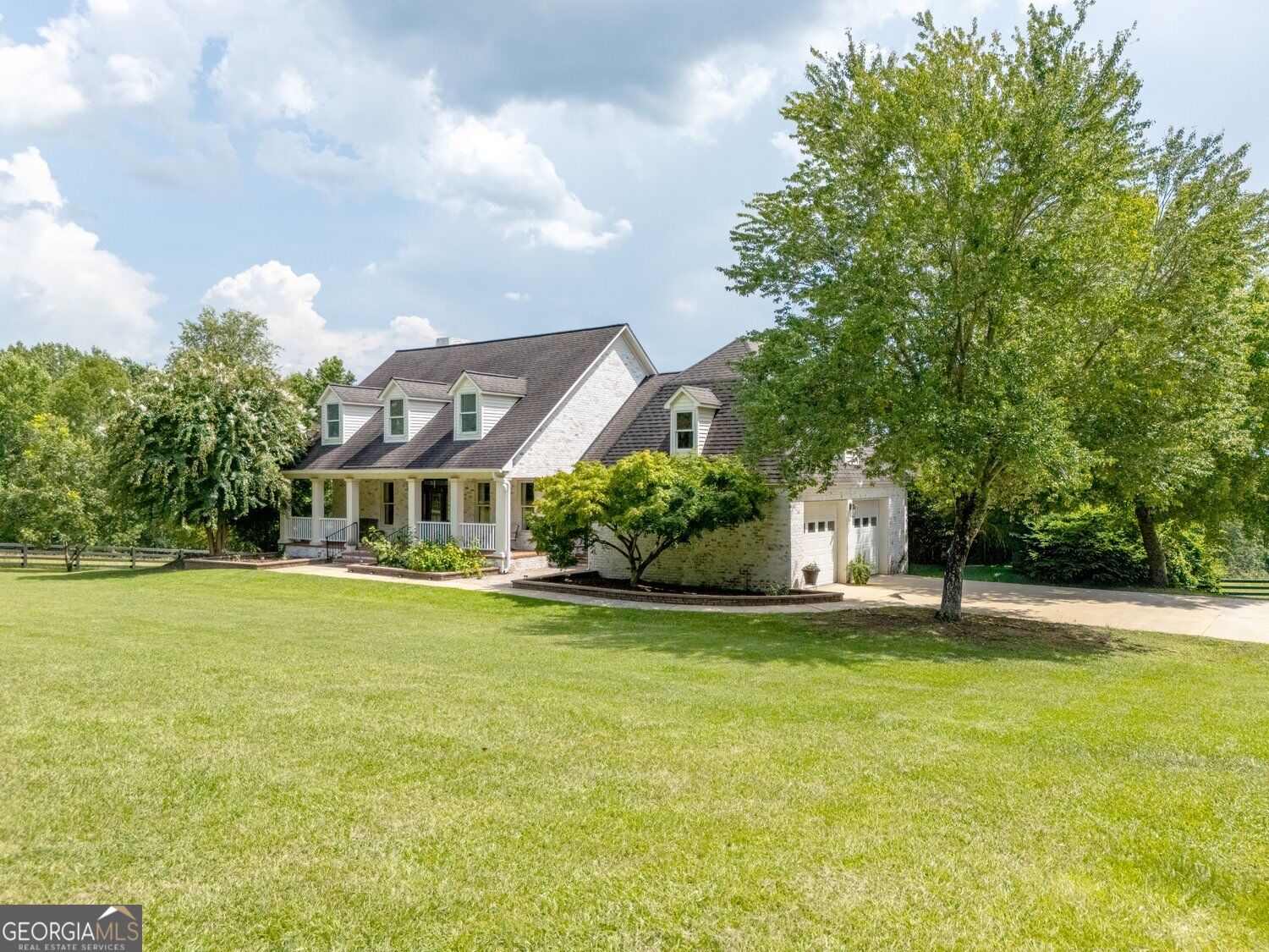 2649 Amity Road Property Photo 2