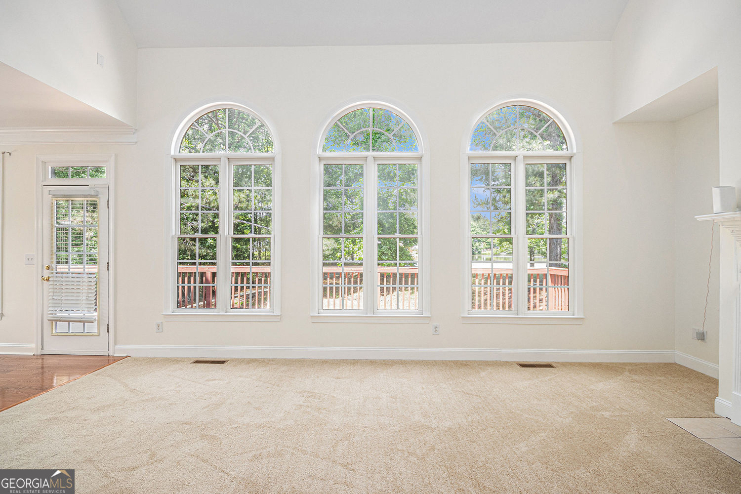 225 S Shore Terrace Property Photo 3