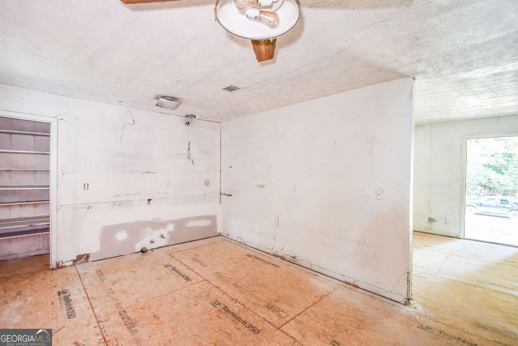 2330 Chestnut Log Loop Property Photo 6