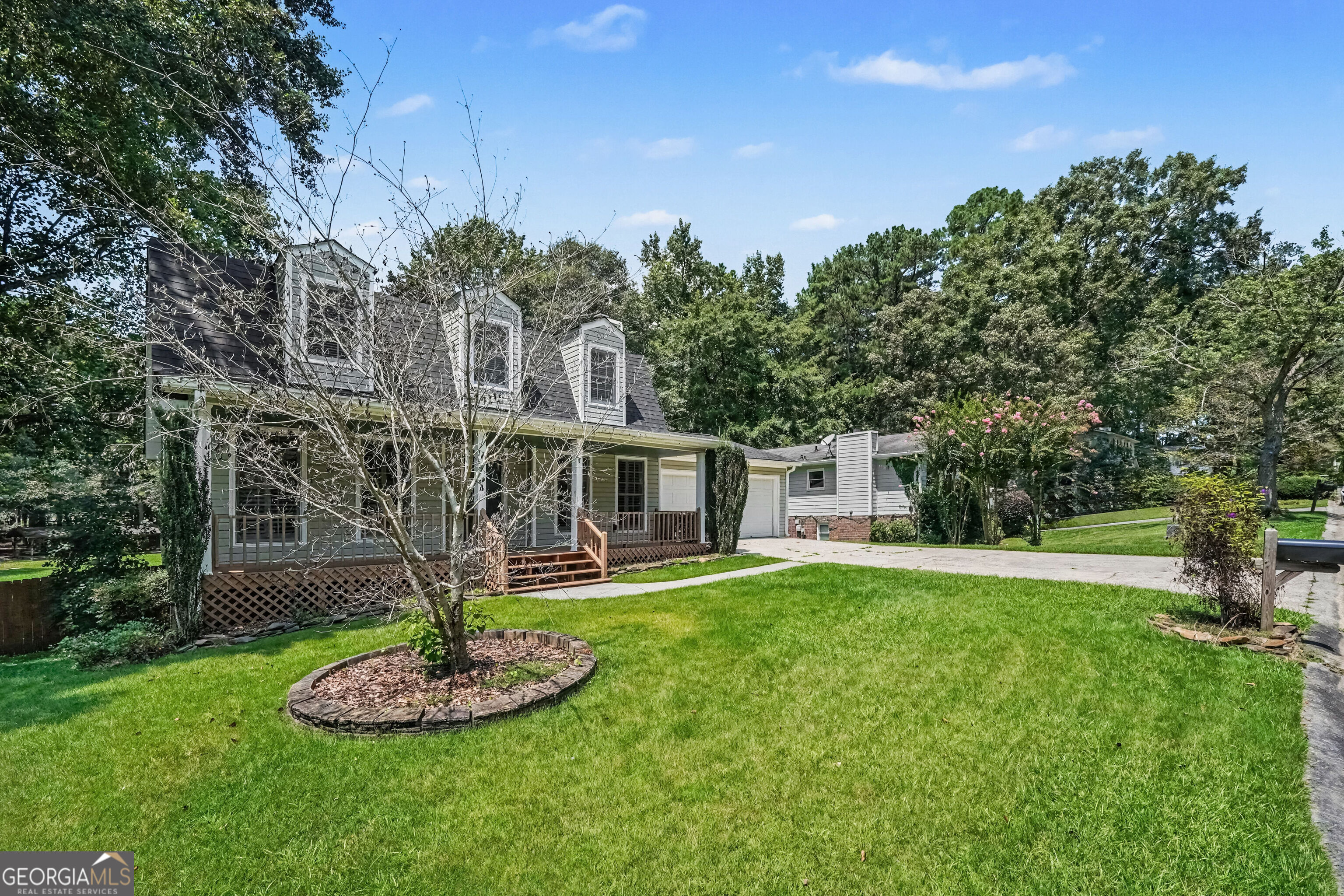 580 Westchester Circle Sw Property Photo 3
