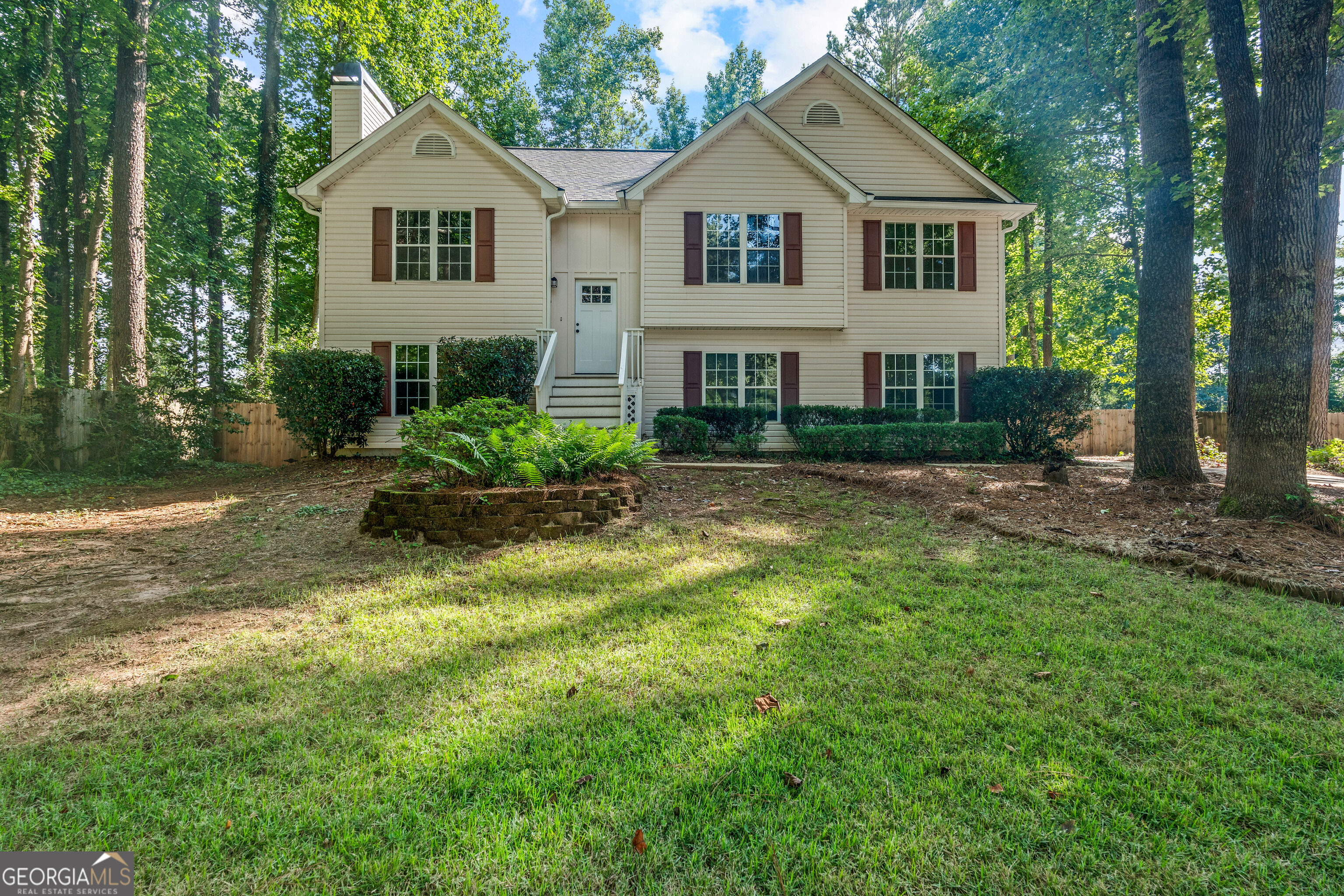 120 Woodstream Drive Property Photo 1